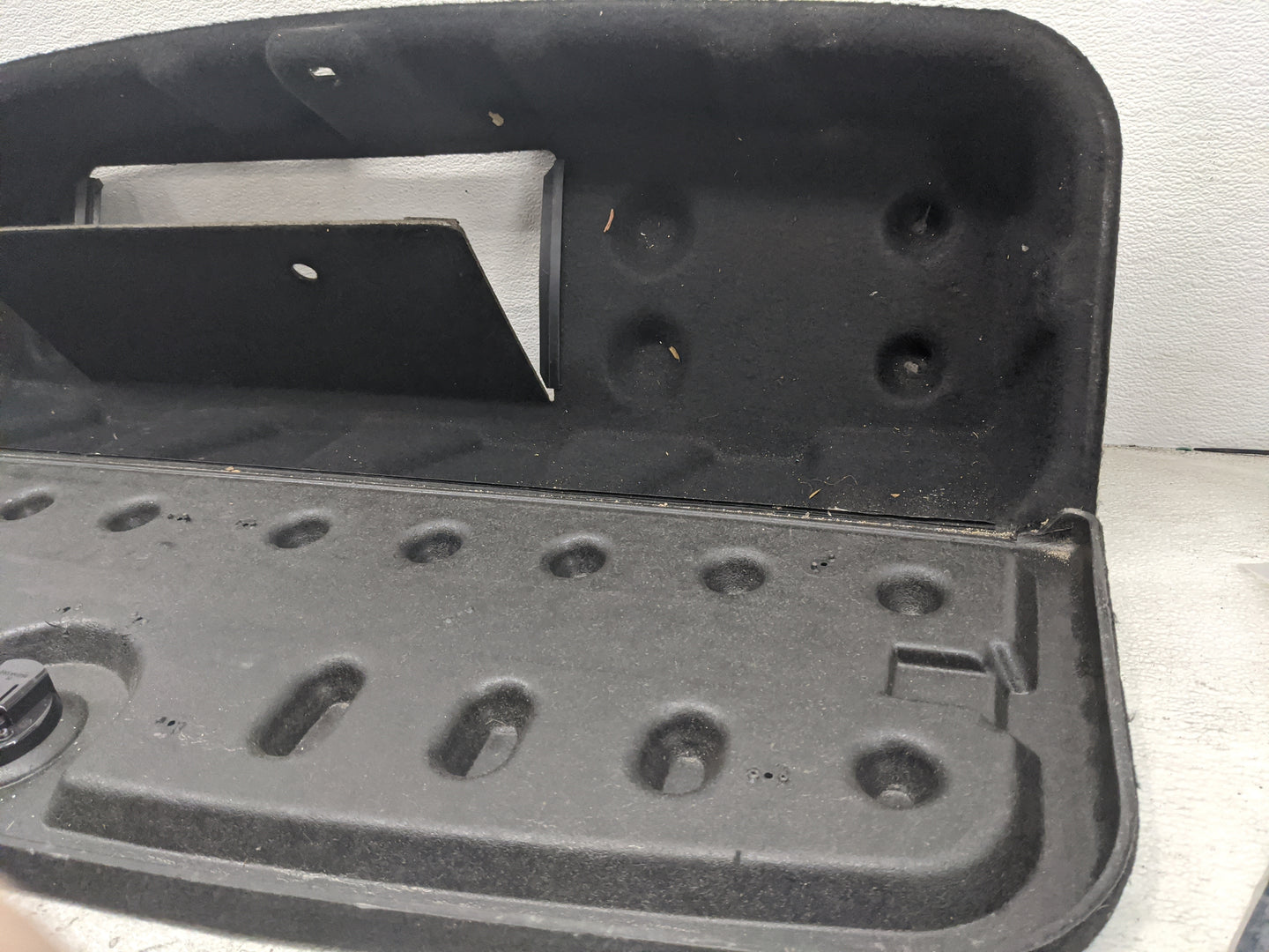 2011 Dodge Journey Rear Cargo Cover Storage Retractable Shade - Oemusedautoparts1.com
