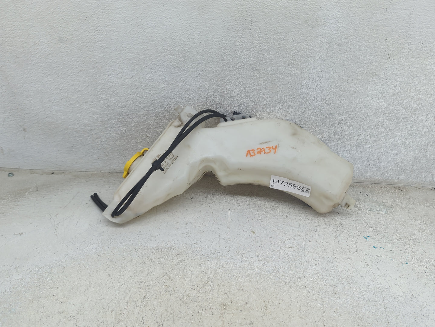 2011 Dodge Journey Windshield Washer Fluid Reservoir Bottle Oem 1473595 - Oemusedautoparts1.com