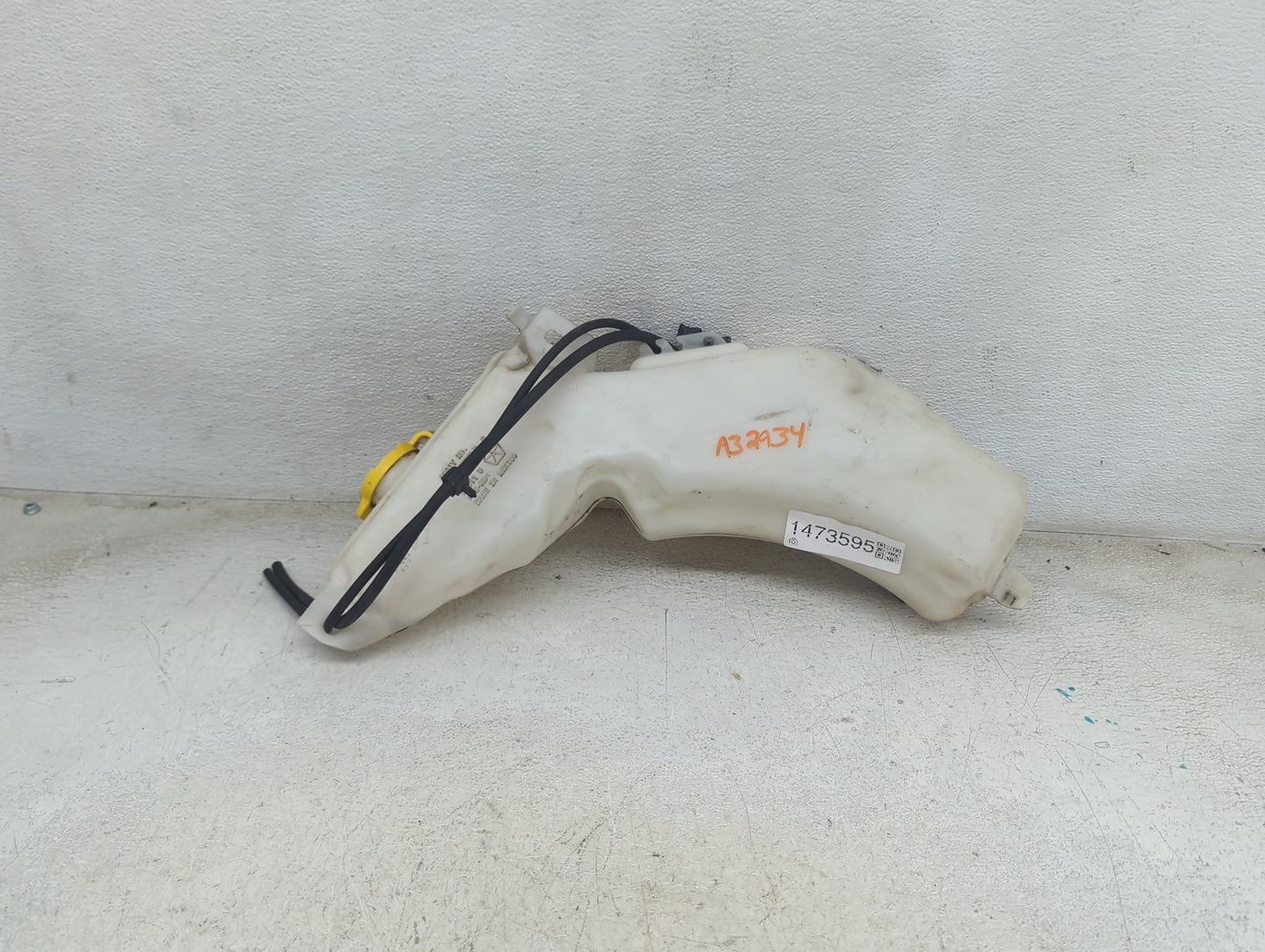 2011 Dodge Journey Windshield Washer Fluid Reservoir Bottle Oem 1473595 - Oemusedautoparts1.com
