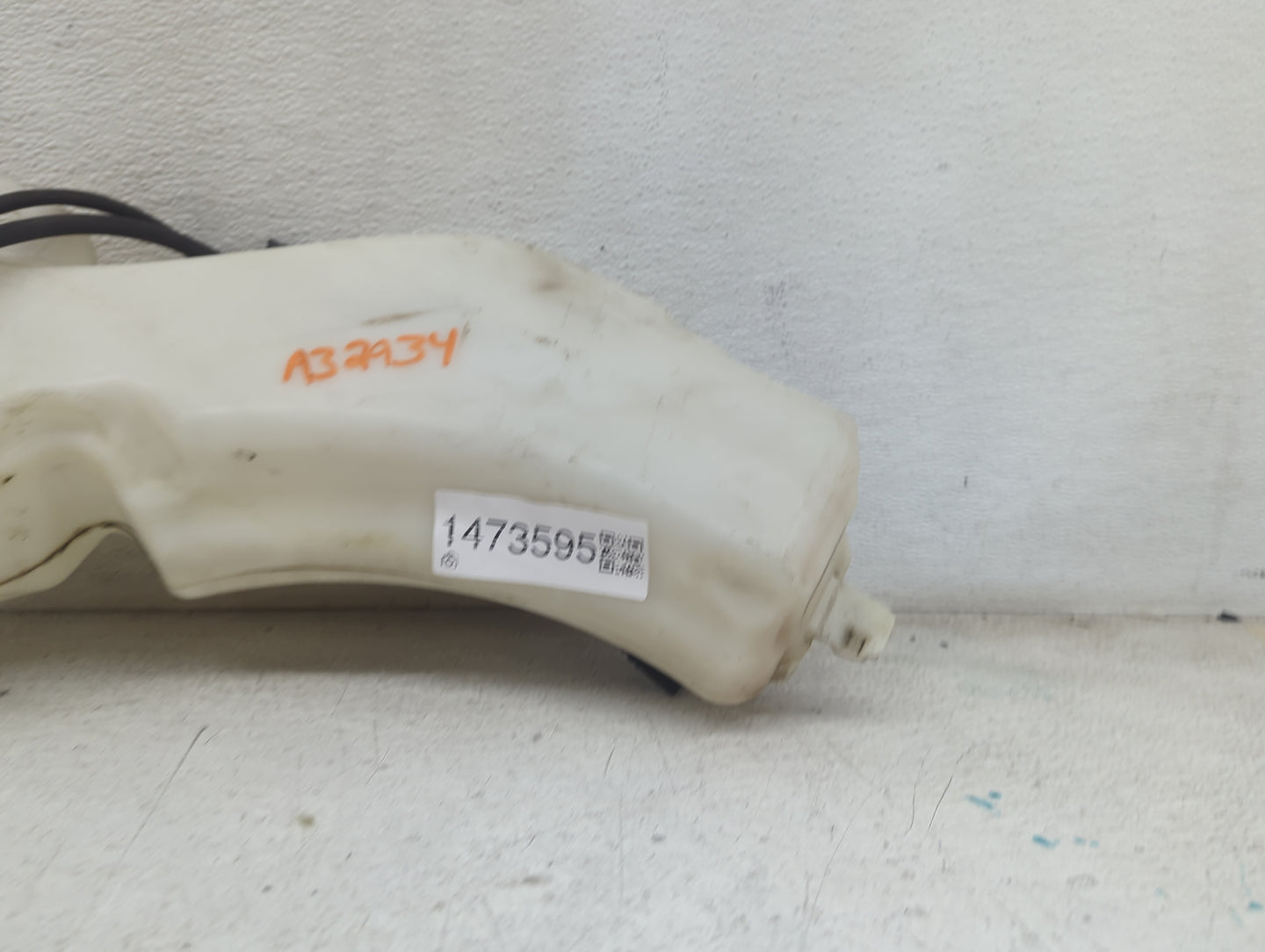 2011 Dodge Journey Windshield Washer Fluid Reservoir Bottle Oem 1473595 - Oemusedautoparts1.com