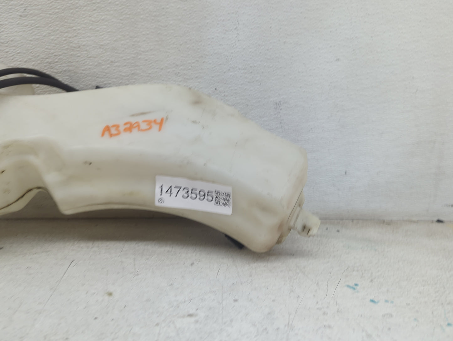 2011 Dodge Journey Windshield Washer Fluid Reservoir Bottle Oem 1473595 - Oemusedautoparts1.com