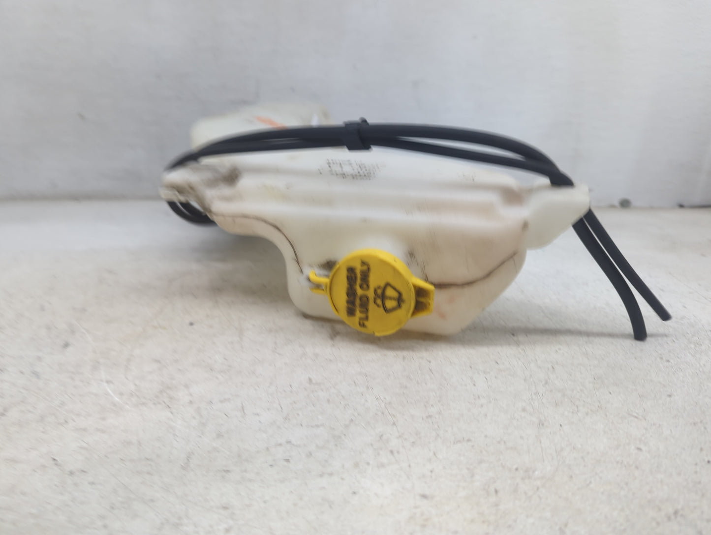 2011 Dodge Journey Windshield Washer Fluid Reservoir Bottle Oem 1473595 - Oemusedautoparts1.com