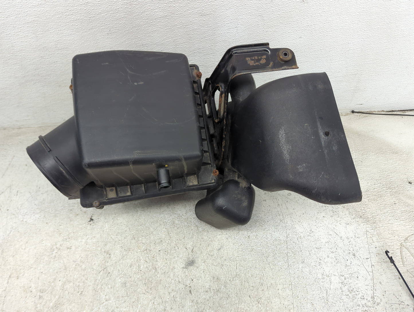 2011-2013 Dodge Journey Air Cleaner Intake-duct Hose Tube 1498246 - Oemusedautoparts1.com