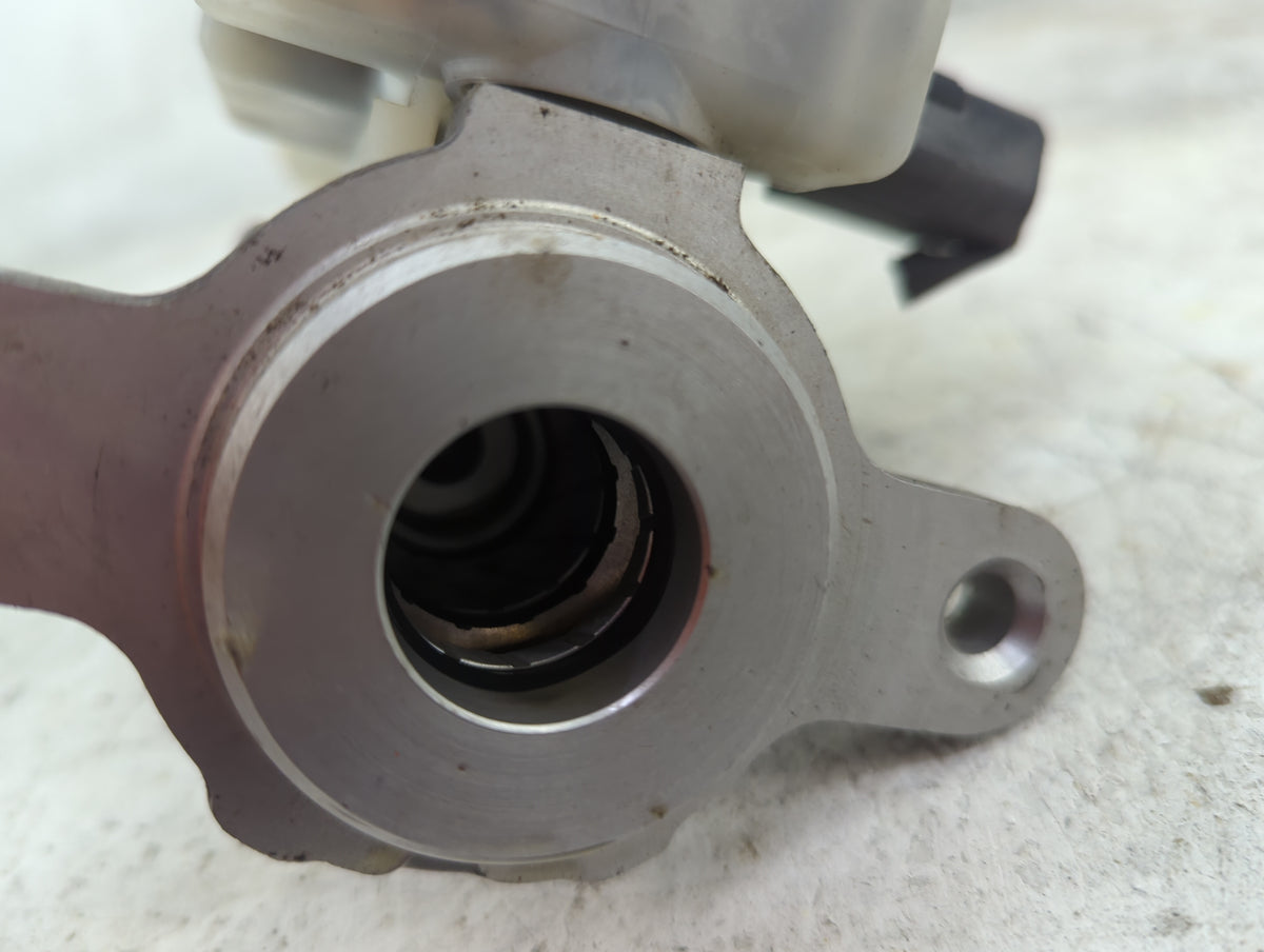 2011 Dodge Journey Brake Master Cylinder 1516111 - Oemusedautoparts1.com