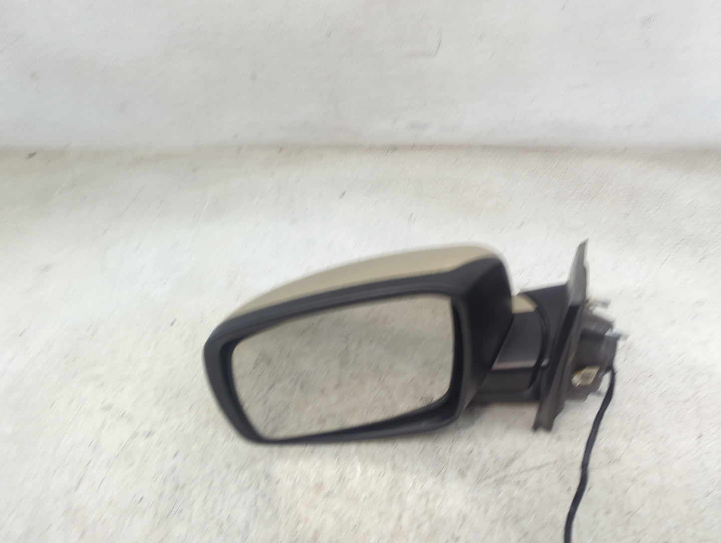 2011 Dodge Journey Driver Side View Mirror - Left Door Mirror OEM Used - Oemusedautoparts1.com