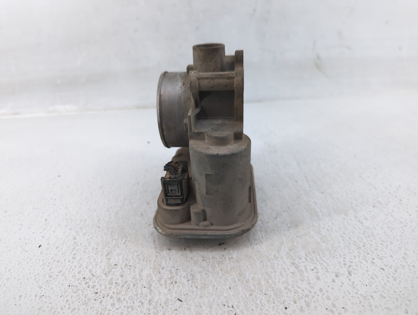 2009-2018 Dodge Journey Throttle Body Fits Fits 2007 2008 2009 2010 2011 2012 2013 2014 2015 2016 2017 2018 OEM Used Auto Pa