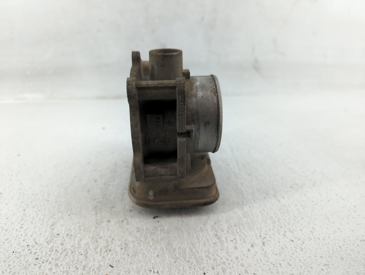 2009-2018 Dodge Journey Throttle Body Fits Fits 2007 2008 2009 2010 2011 2012 2013 2014 2015 2016 2017 2018 OEM Used Auto Pa