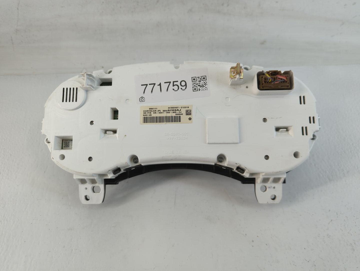 2011 Dodge Journey Instrument Cluster Speedometer Gauges P/N:56046269AJ Fits OEM Used Auto Parts - Oemusedautoparts1.com