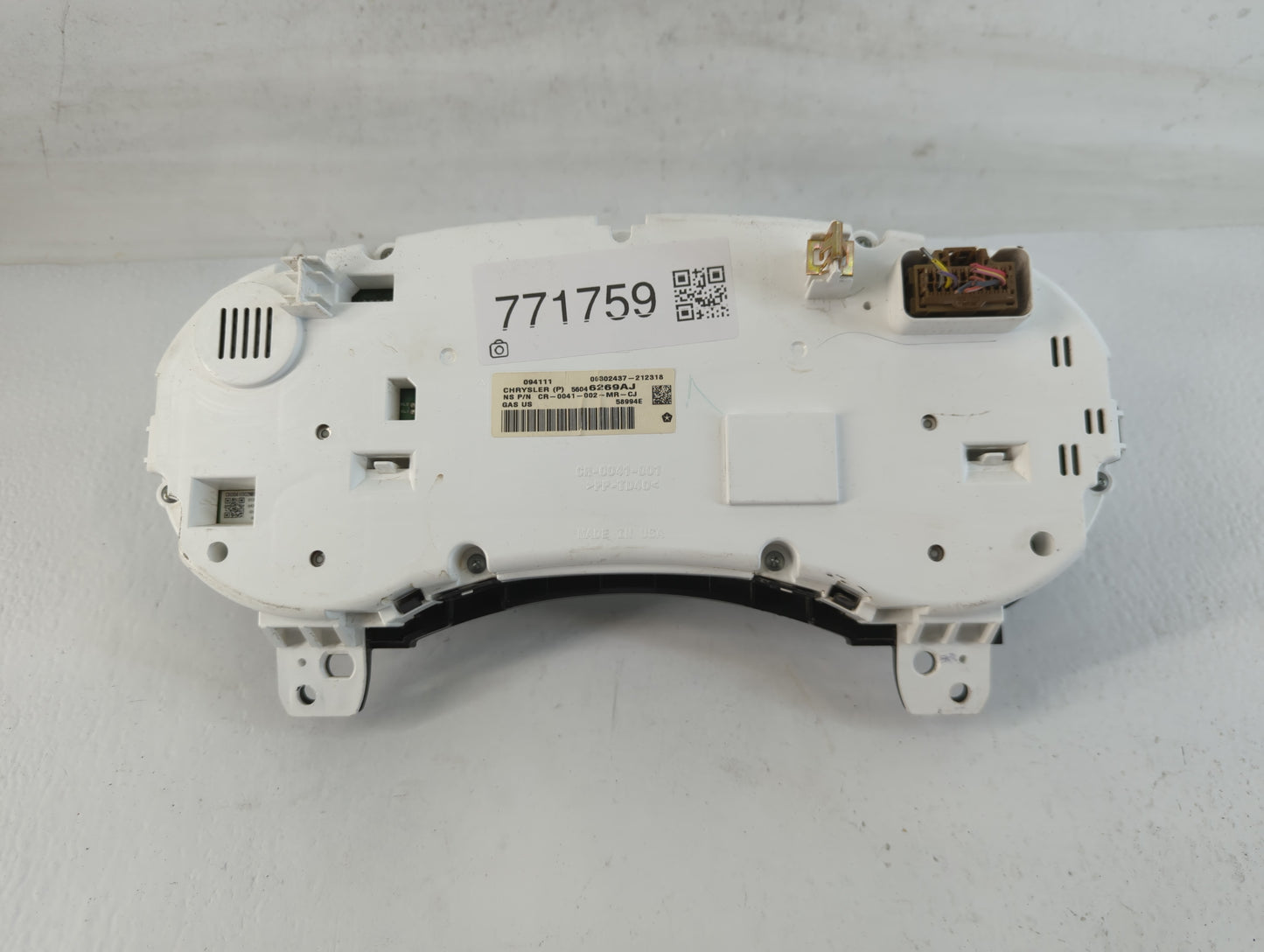 2011 Dodge Journey Instrument Cluster Speedometer Gauges P/N:56046269AJ Fits OEM Used Auto Parts - Oemusedautoparts1.com