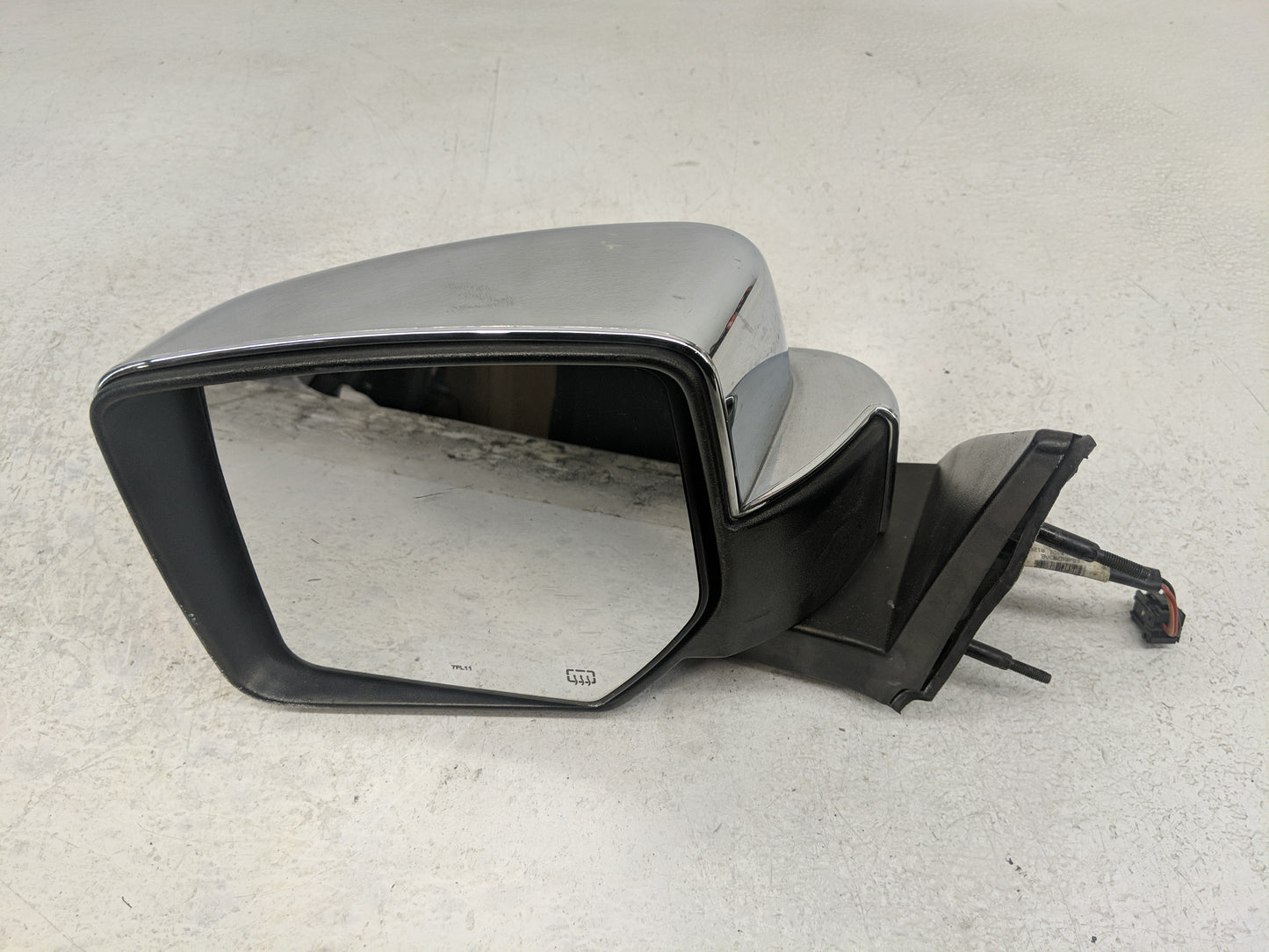 2010-2011 Dodge Nitro Side Mirror Replacement Driver Left View Door Mirror P/N:55157191AH 68066783AB Fits Fits 2010 2011 OEM