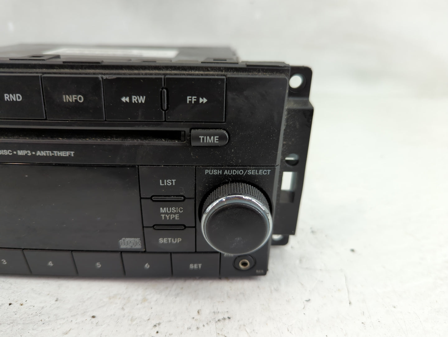 2011 Dodge Nitro Radio AM FM Cd Player Receiver Replacement P/N:P05091164AB Fits Fits 2010 OEM Used Auto Parts - Oemusedauto
