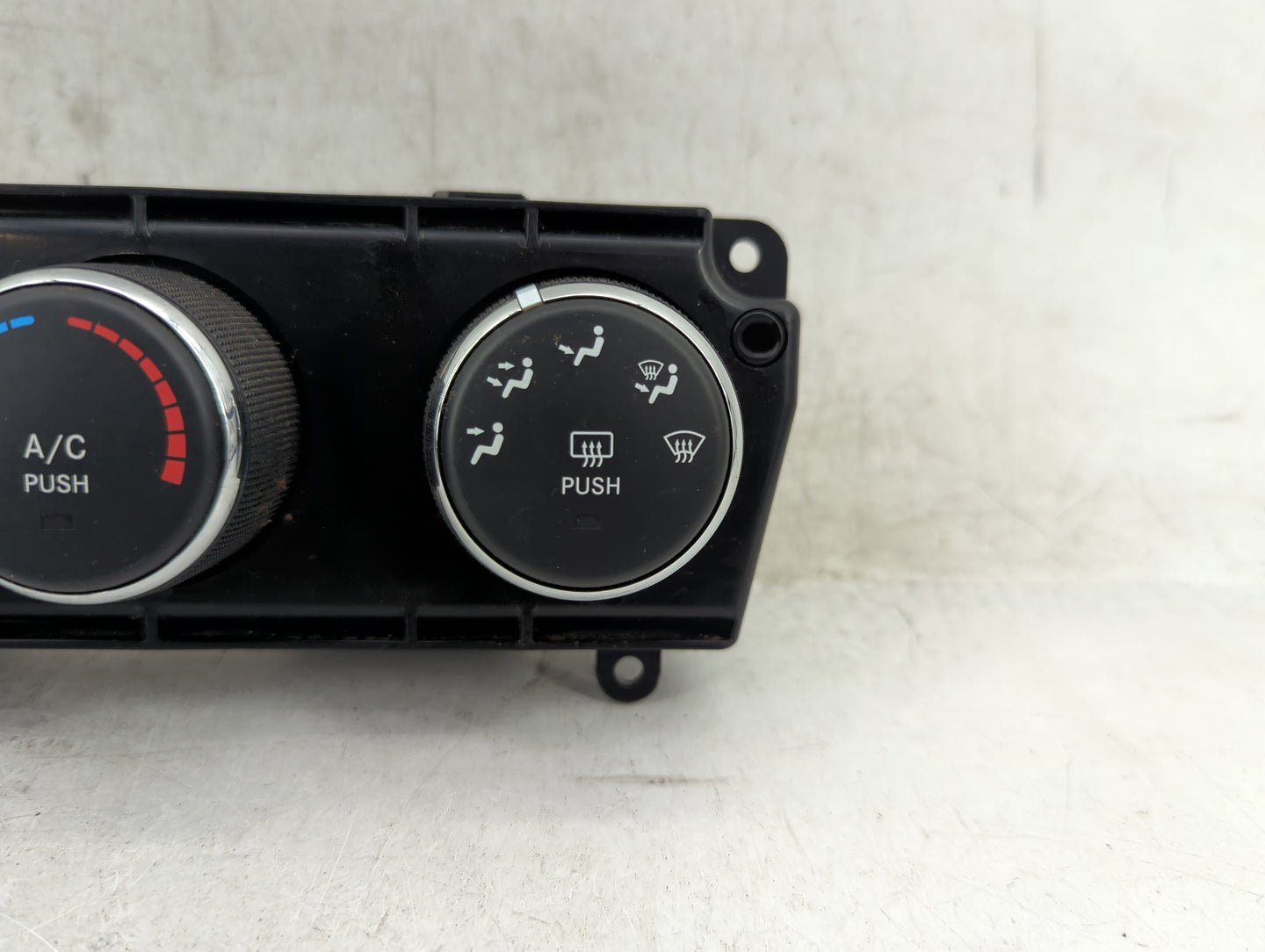2010-2011 Dodge Nitro Climate Control Module Temperature AC/Heater Replacement P/N:P55111943AD P55111943AE Fits OEM Used Aut