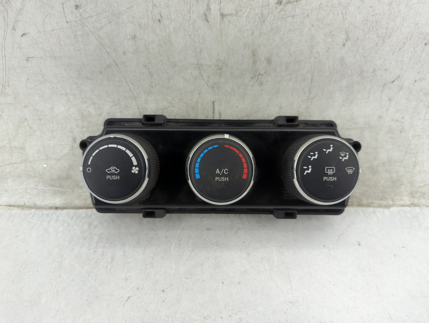 2011 Dodge Nitro Climate Control Module Temperature AC/Heater Replacement P/N:P55111943AD Fits OEM Used Auto Parts - Oemused