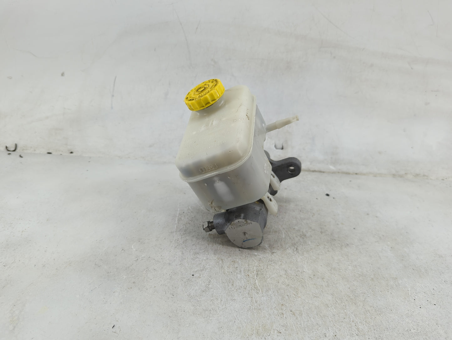 2007-2011 Dodge Nitro Brake Master Cylinder 1489129 - Oemusedautoparts1.com