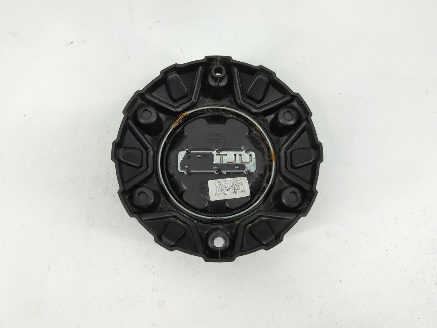 2011 Dodge Ram 1500 Center Cap Oem 1075093 - Oemusedautoparts1.com
