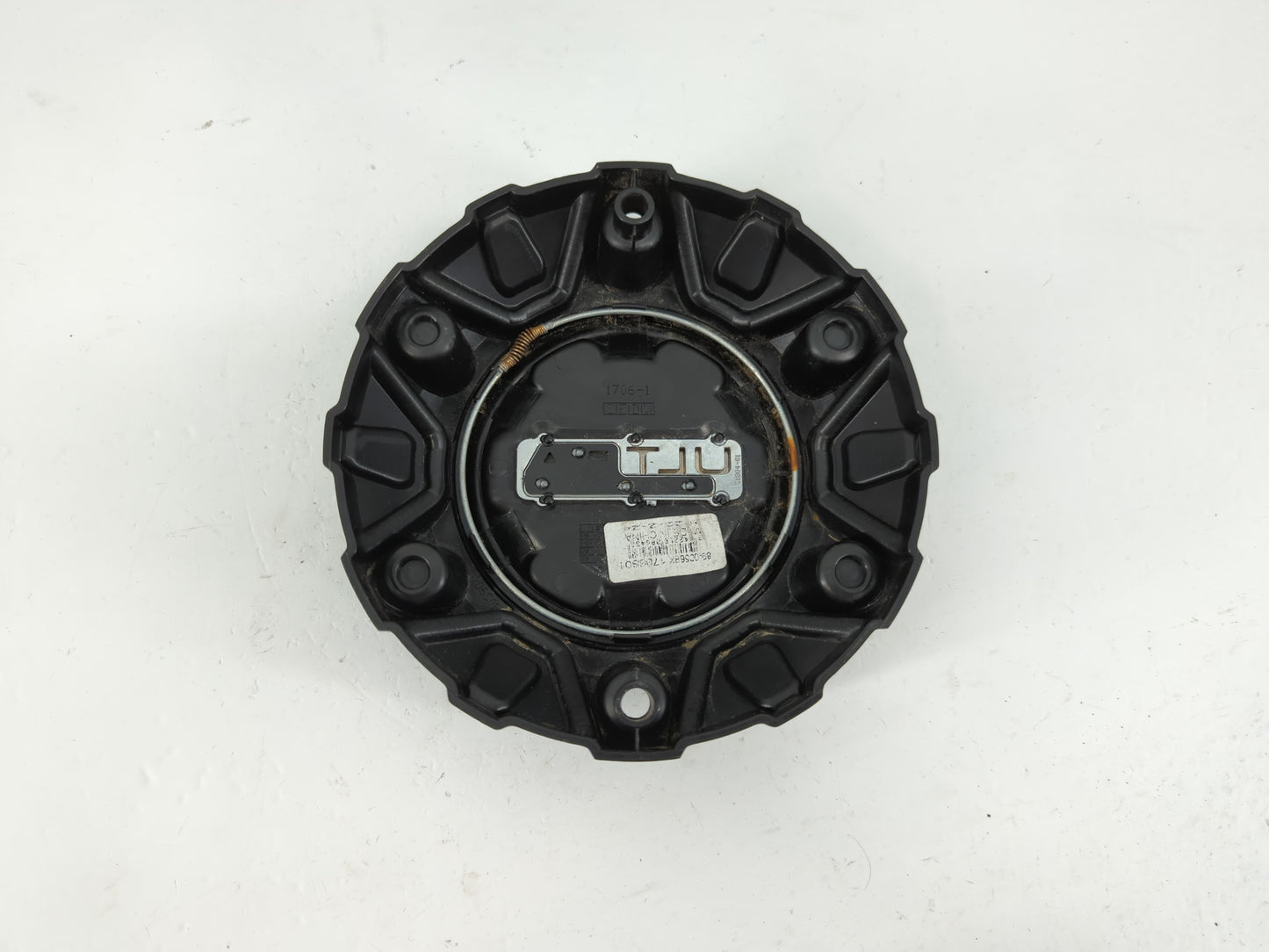 2011 Dodge Ram 1500 Center Cap Oem 1075093 - Oemusedautoparts1.com