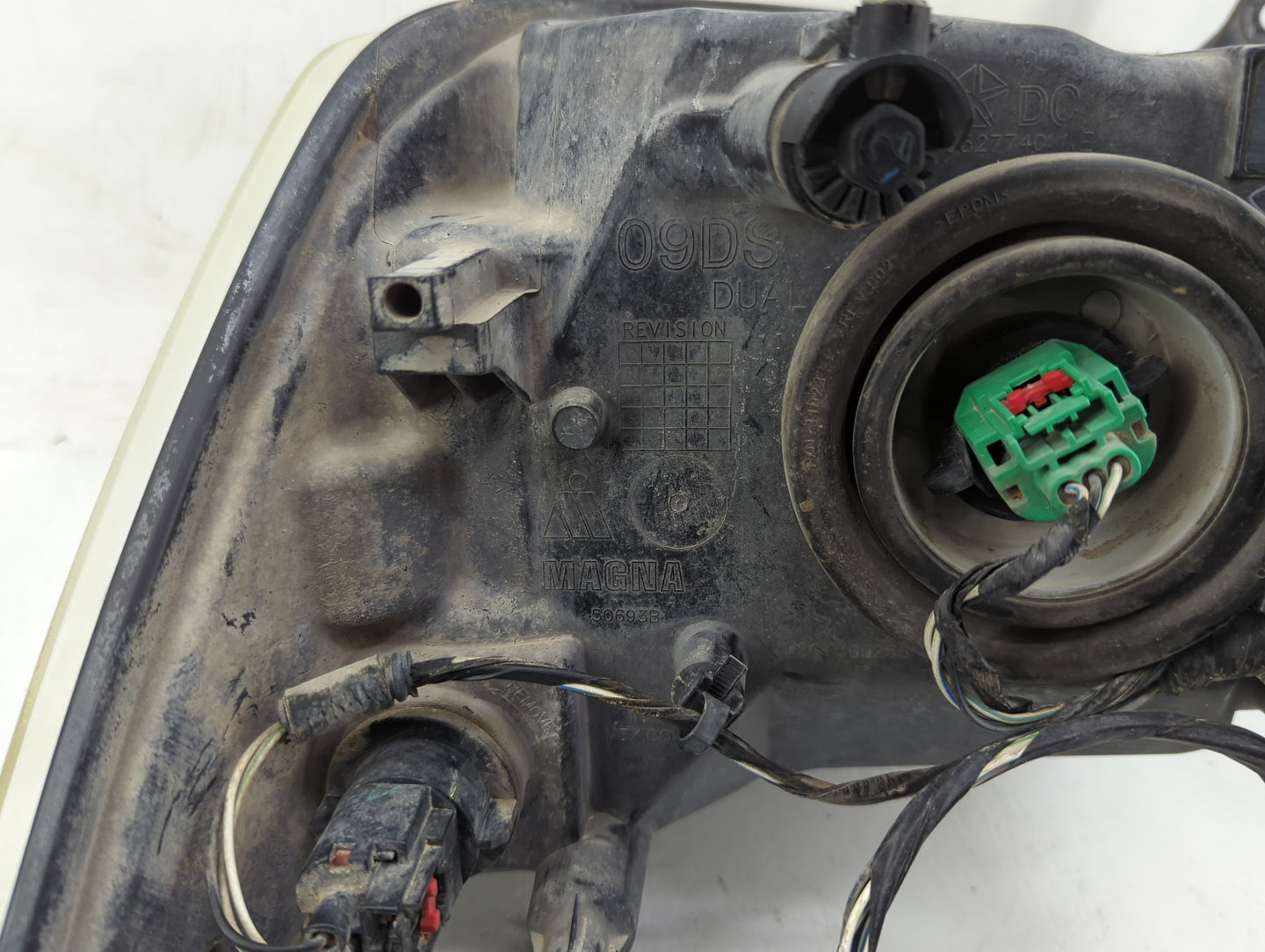 Dodge Ram 1500 Driver Left Oem Head Light Headlight Lamp - Oemusedautoparts1.com