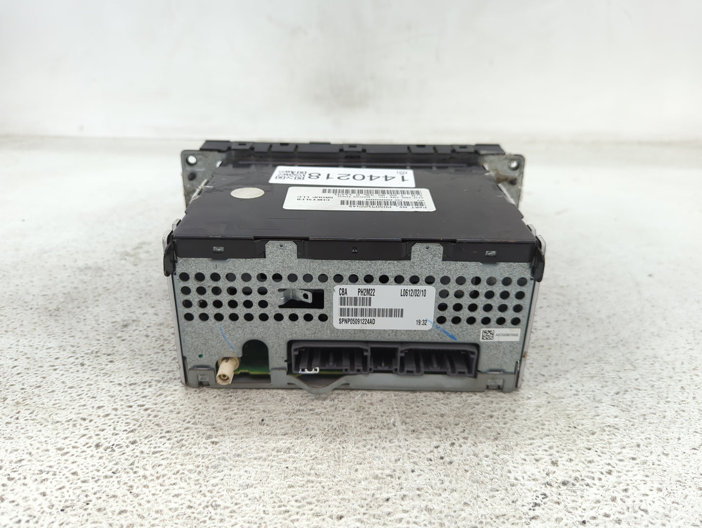 2009-2010 Dodge Ram 1500 Radio AM FM Cd Player Receiver Replacement P/N:P05091224AD Fits Fits 2008 2009 2010 2011 OEM Used A
