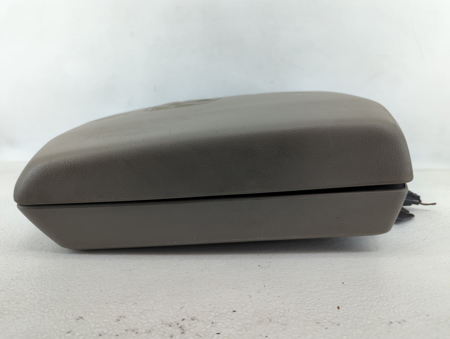 2011 Dodge Ram 1500 Center Console Armrest Cover Lid Dark Grey - Oemusedautoparts1.com