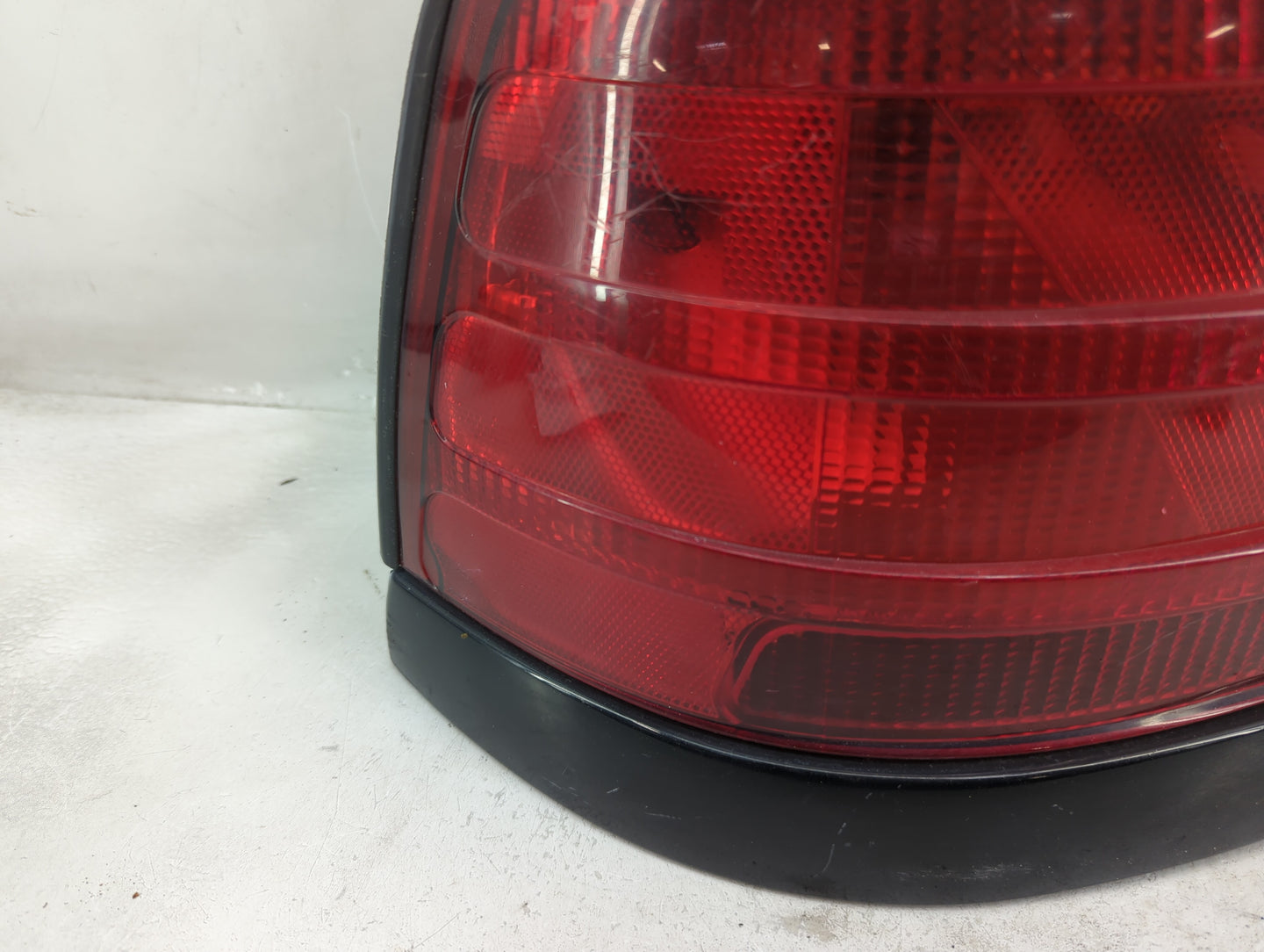 1999-2011 Ford Crown Victoria Tail Light Assembly Driver Left OEM P/N:W7X-13B505-A Fits OEM Used Auto Parts - Oemusedautopar