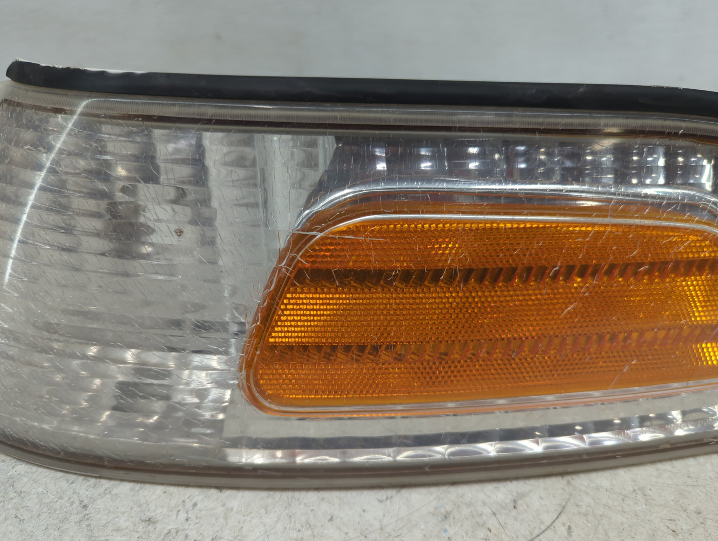2003-2011 Ford Crown Victoria Driver Left Oem Head Light Headlight Lamp - Oemusedautoparts1.com