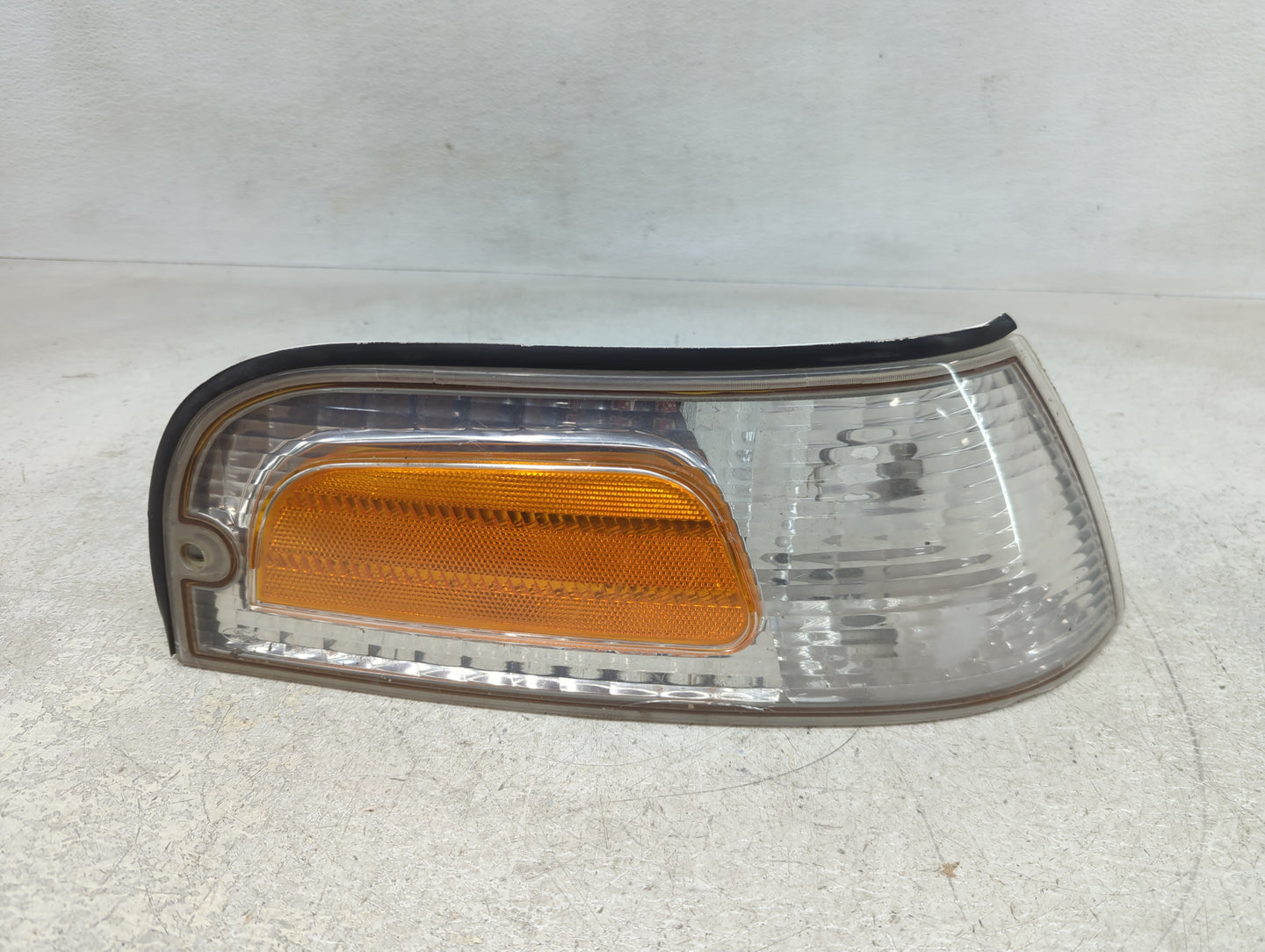 2003-2011 Ford Crown Victoria Driver Left Oem Head Light Headlight Lamp - Oemusedautoparts1.com