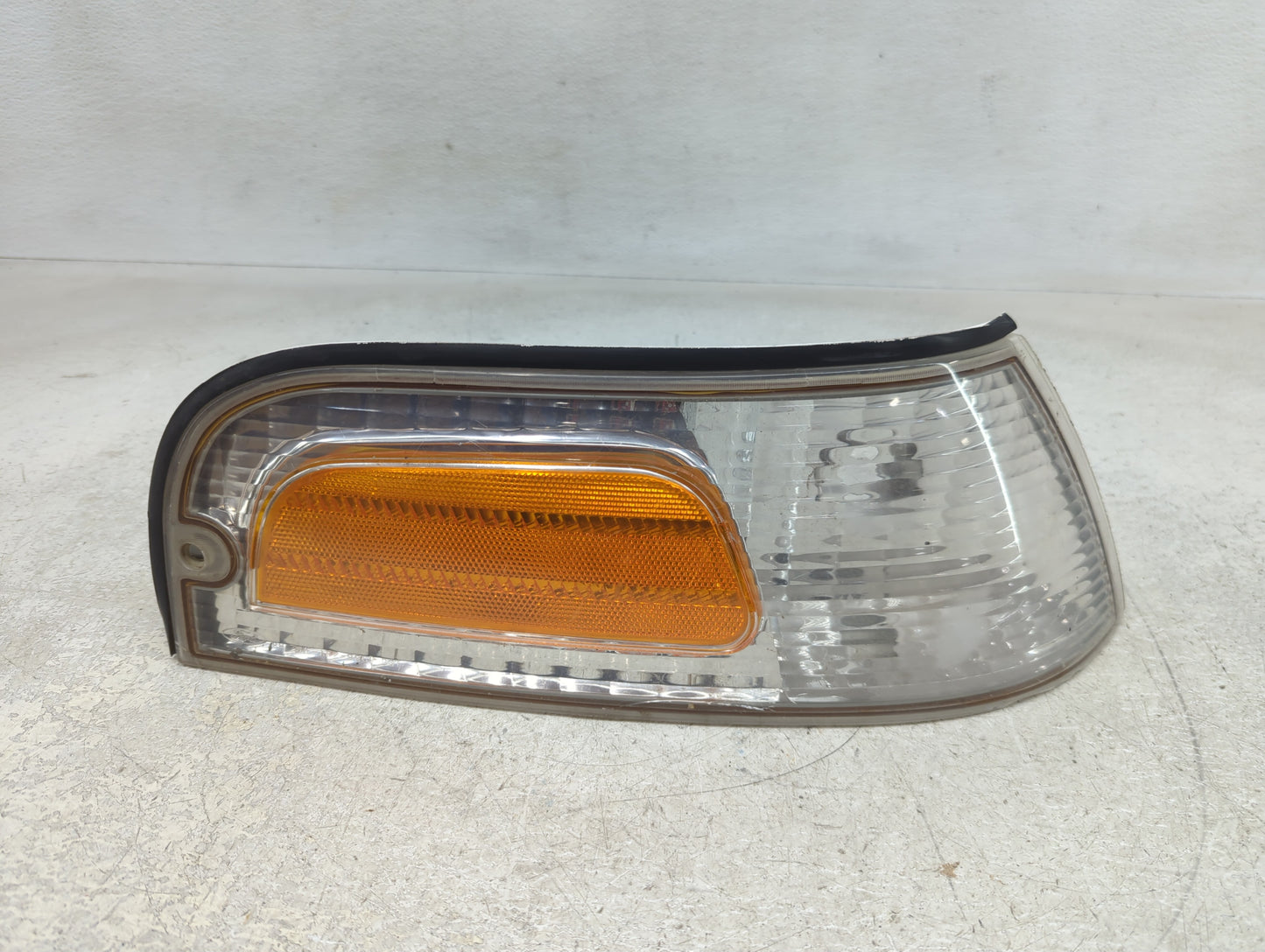 2003-2011 Ford Crown Victoria Driver Left Oem Head Light Headlight Lamp - Oemusedautoparts1.com