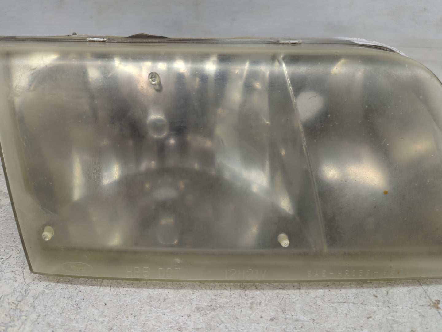 2003 Ford Crown Victoria Passenger Right Oem Head Light Headlight Lamp - Oemusedautoparts1.com