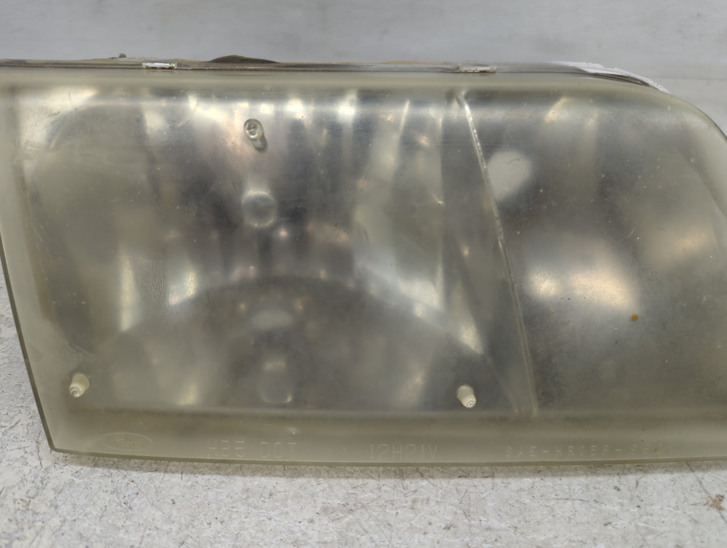 2003 Ford Crown Victoria Passenger Right Oem Head Light Headlight Lamp - Oemusedautoparts1.com