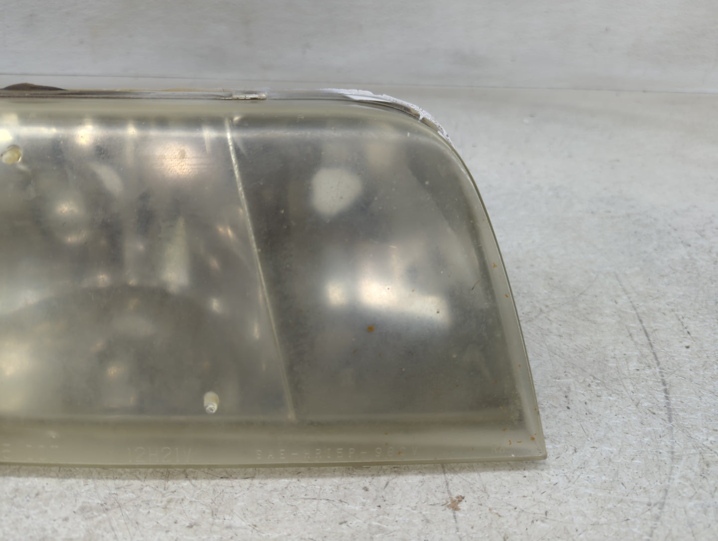 2003 Ford Crown Victoria Passenger Right Oem Head Light Headlight Lamp - Oemusedautoparts1.com