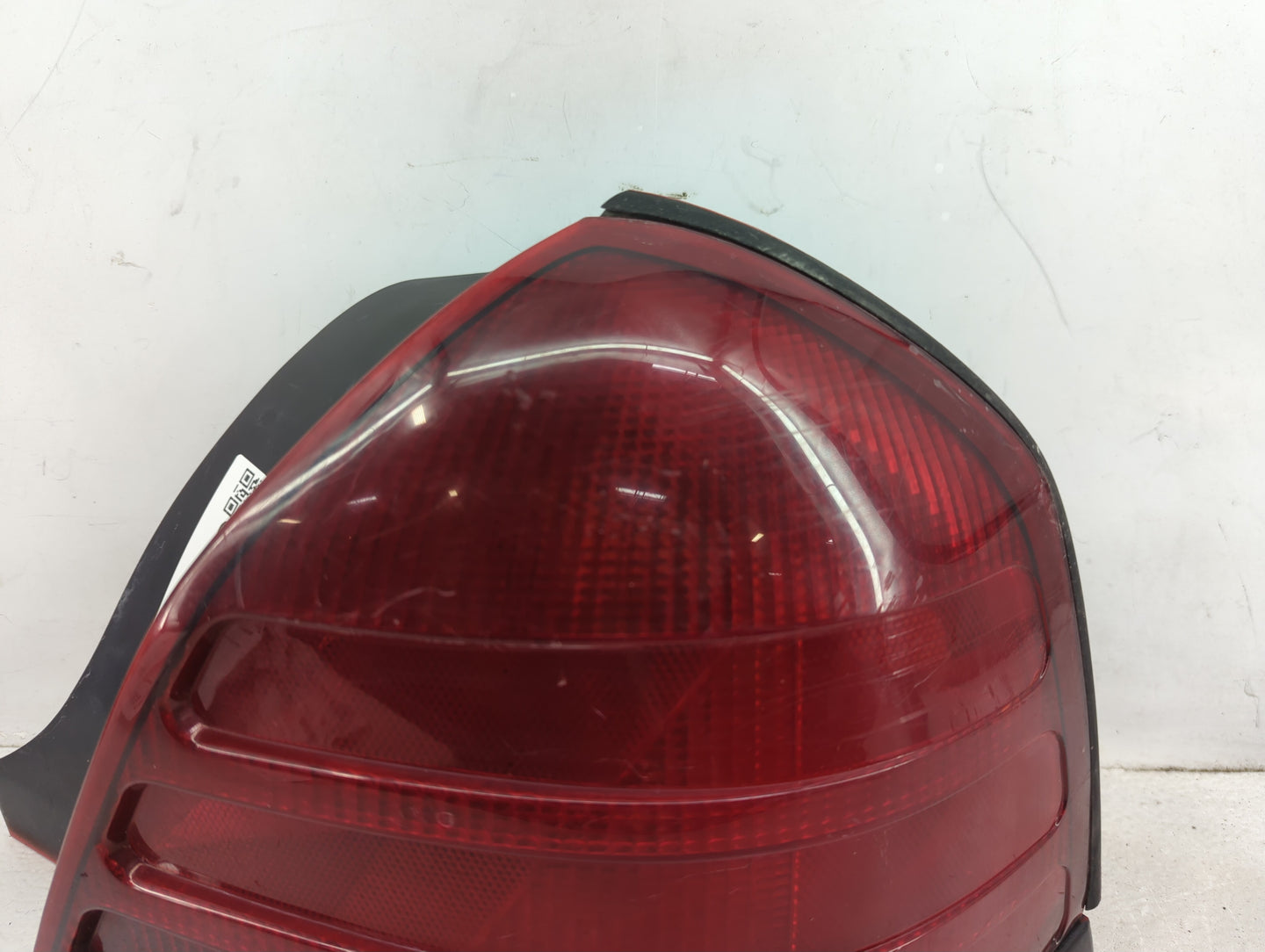 2000-2011 Ford Crown Victoria Tail Light Assembly Passenger Right OEM P/N:4W7Z13404BAC Fits OEM Used Auto Parts - Oemusedaut
