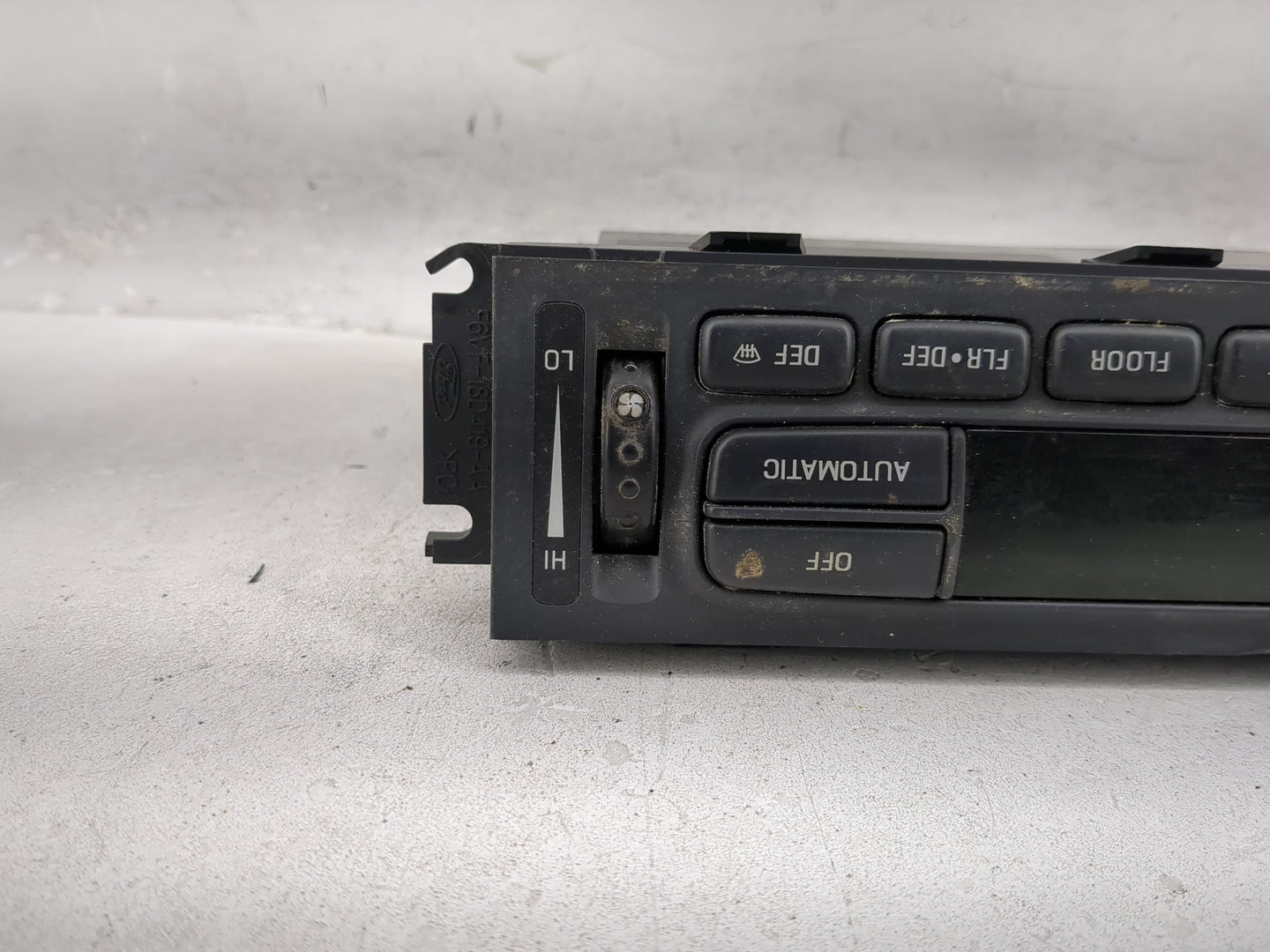 2003-2011 Ford Crown Victoria Climate Control Module Temperature AC/Heater Replacement P/N:1L7H-18C668-AA Fits OEM Used Auto