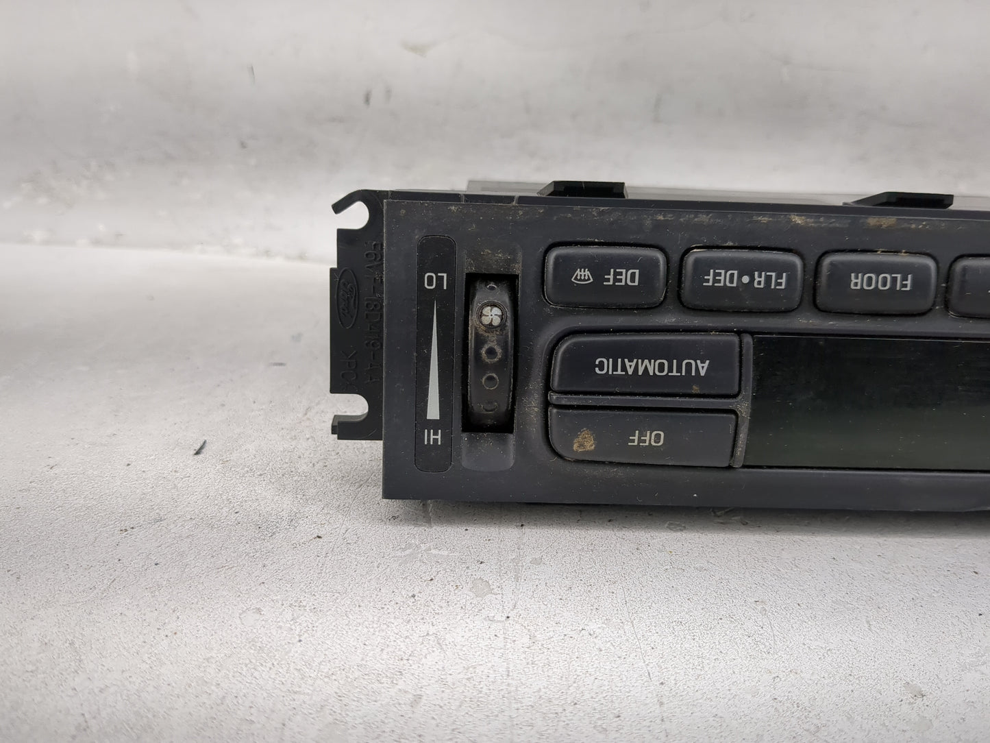 2003-2011 Ford Crown Victoria Climate Control Module Temperature AC/Heater Replacement P/N:1L7H-18C668-AA Fits OEM Used Auto