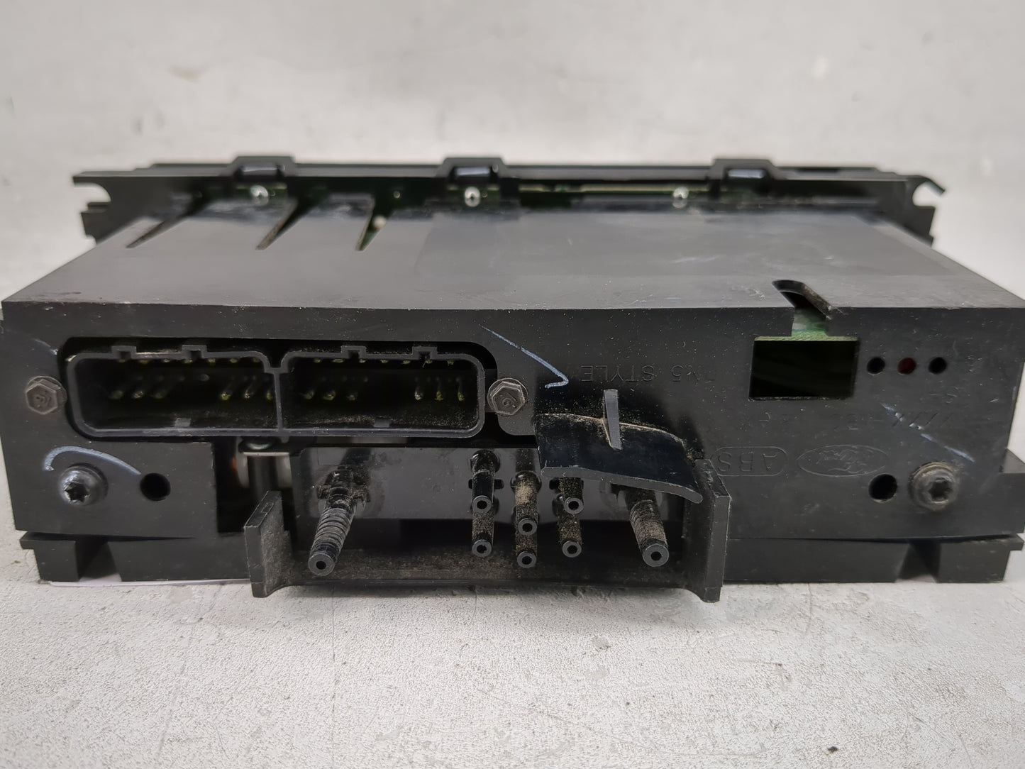 2003-2011 Ford Crown Victoria Climate Control Module Temperature AC/Heater Replacement P/N:1L7H-18C668-AA Fits OEM Used Auto