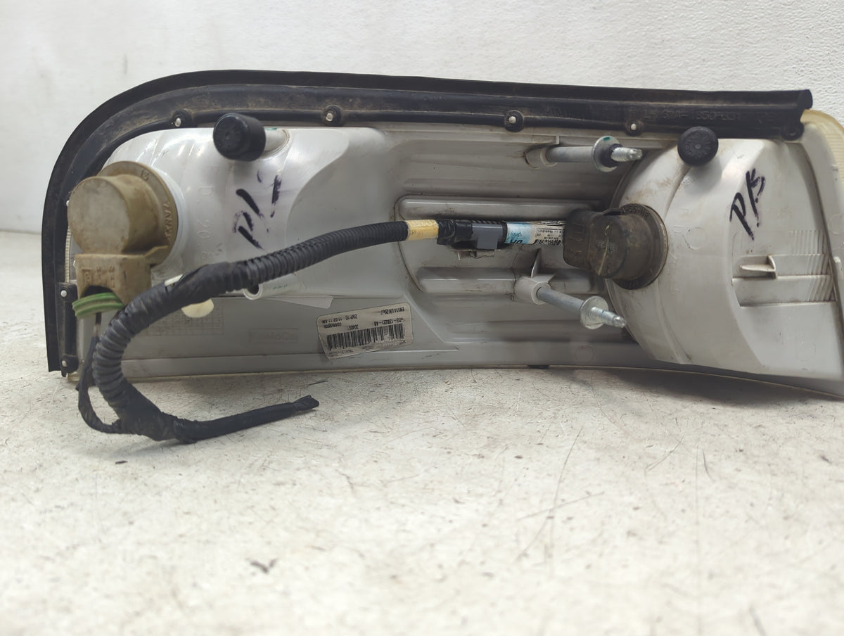 2003-2011 Ford Crown Victoria Driver Left Oem Head Light Headlight Lamp 1499996 - Oemusedautoparts1.com