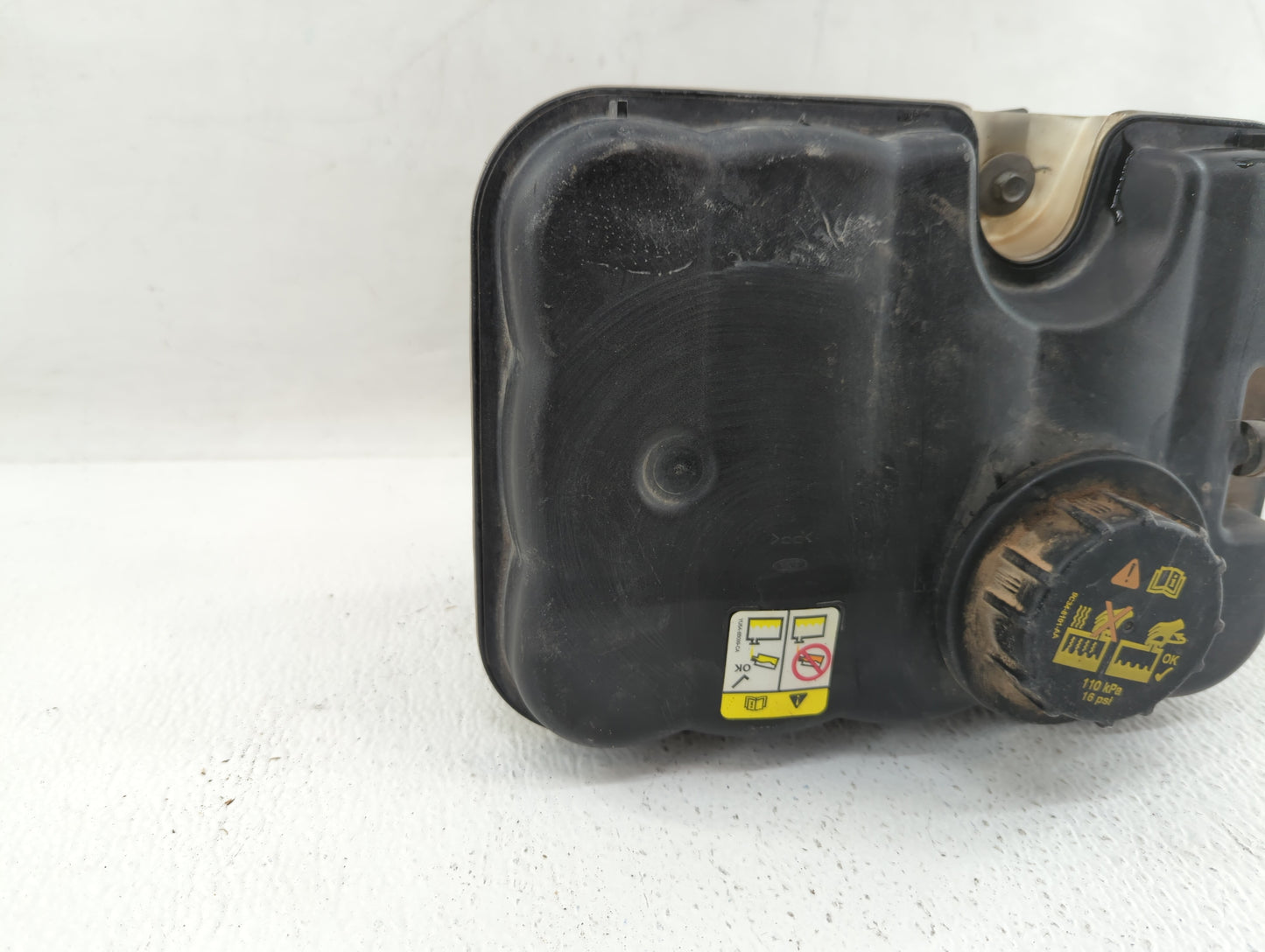 2003 Ford Crown Victoria Radiator Coolant Overflow Expansion Tank Bottle - Oemusedautoparts1.com