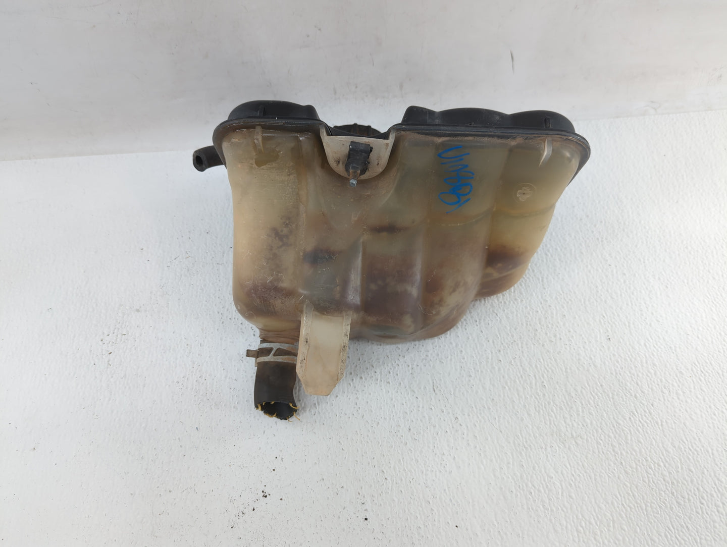 2003 Ford Crown Victoria Radiator Coolant Overflow Expansion Tank Bottle - Oemusedautoparts1.com