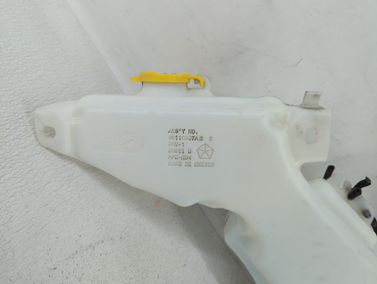 2003 Ford Crown Victoria Radiator Coolant Overflow Expansion Tank Bottle - Oemusedautoparts1.com