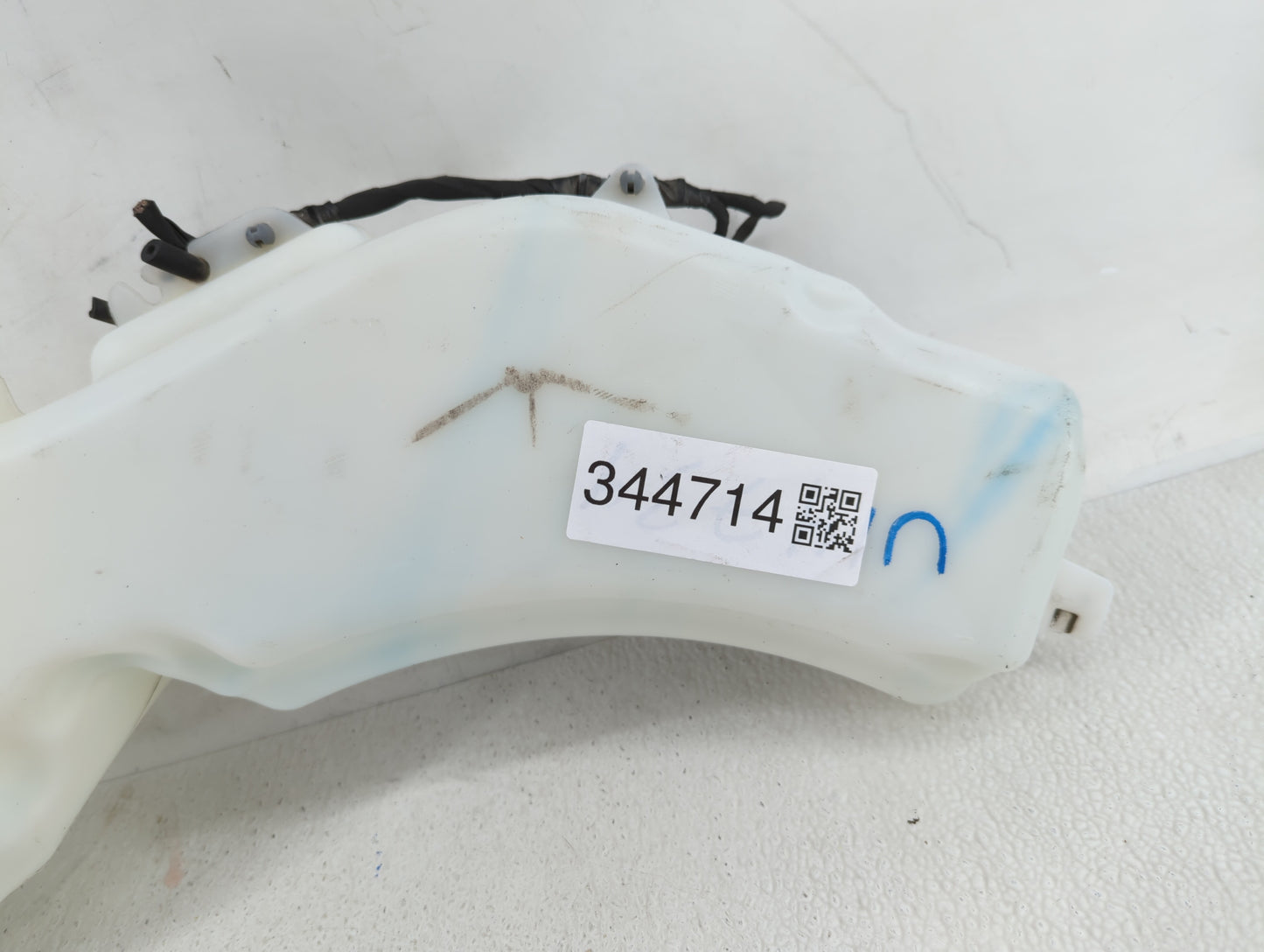 2003 Ford Crown Victoria Radiator Coolant Overflow Expansion Tank Bottle - Oemusedautoparts1.com