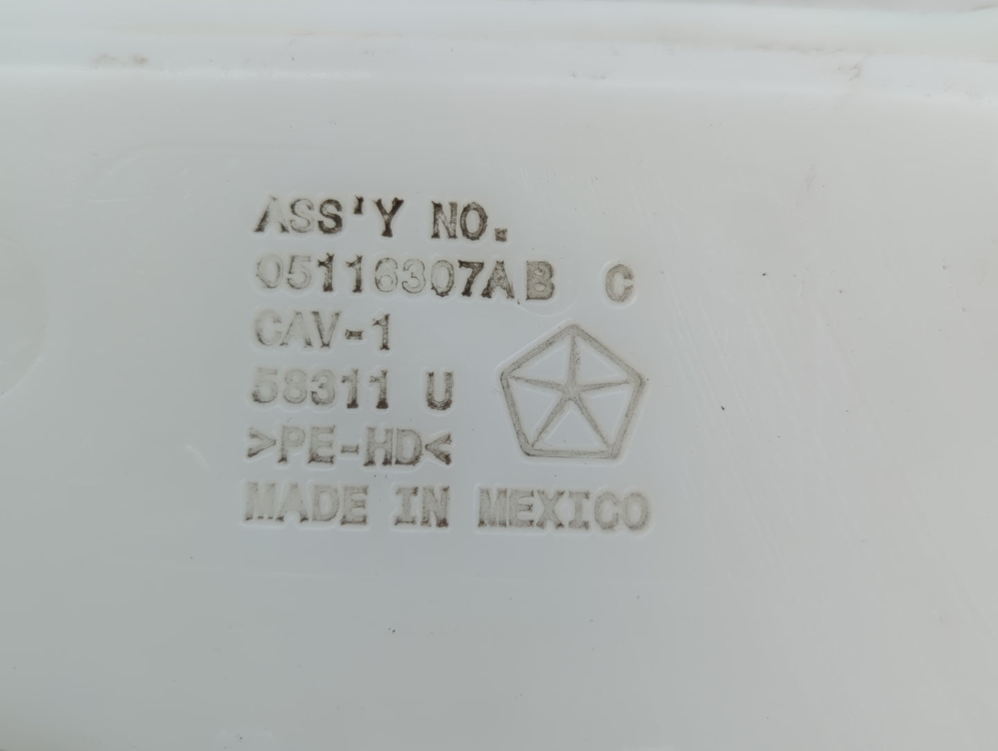2003 Ford Crown Victoria Radiator Coolant Overflow Expansion Tank Bottle - Oemusedautoparts1.com