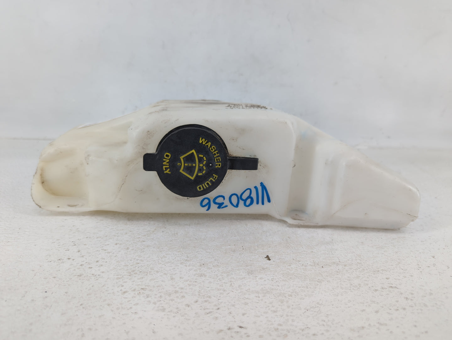 2000 Ford Crown Victoria Windshield Washer Fluid Reservoir Bottle Oem - Oemusedautoparts1.com