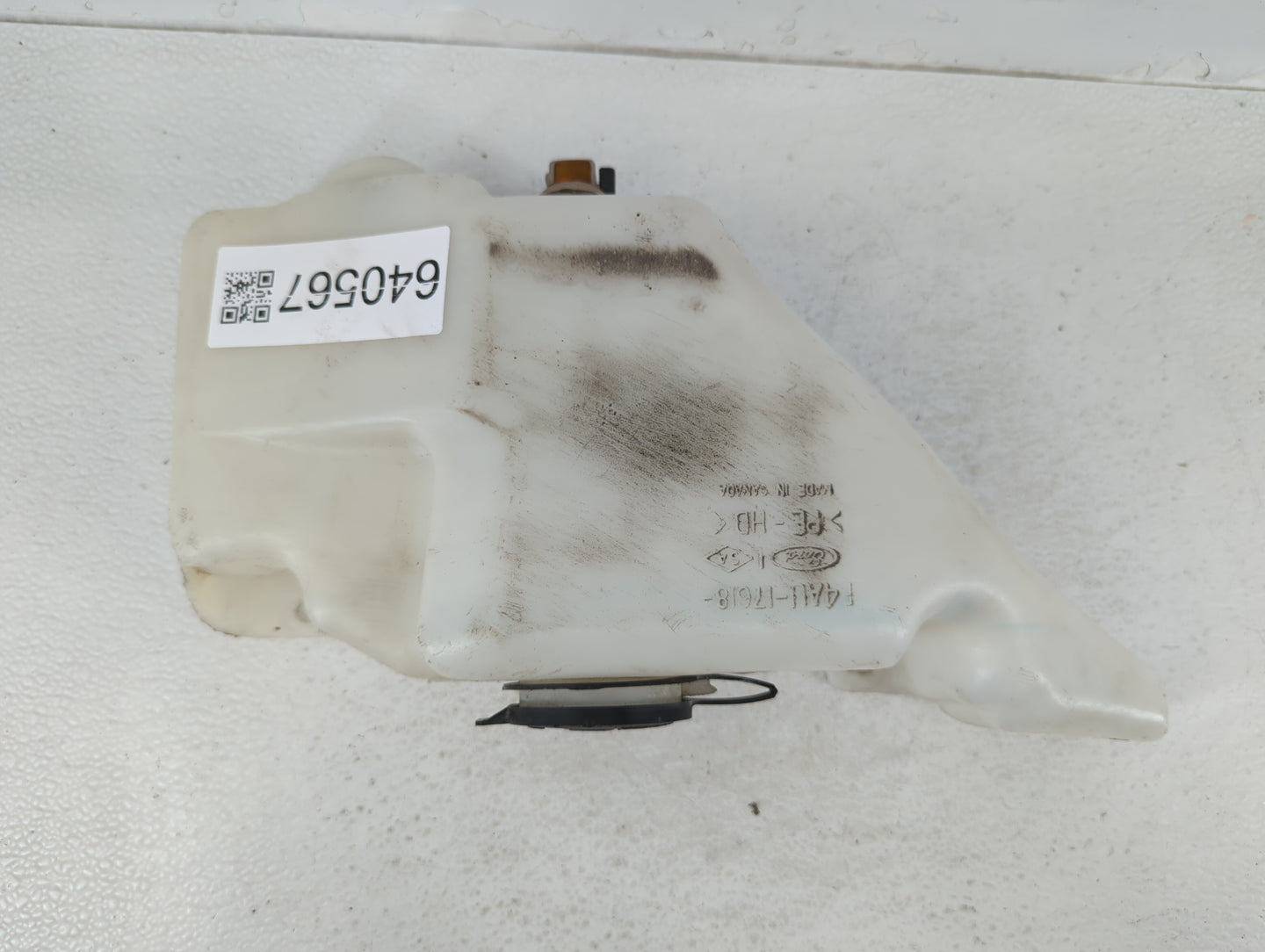 2000 Ford Crown Victoria Windshield Washer Fluid Reservoir Bottle Oem - Oemusedautoparts1.com