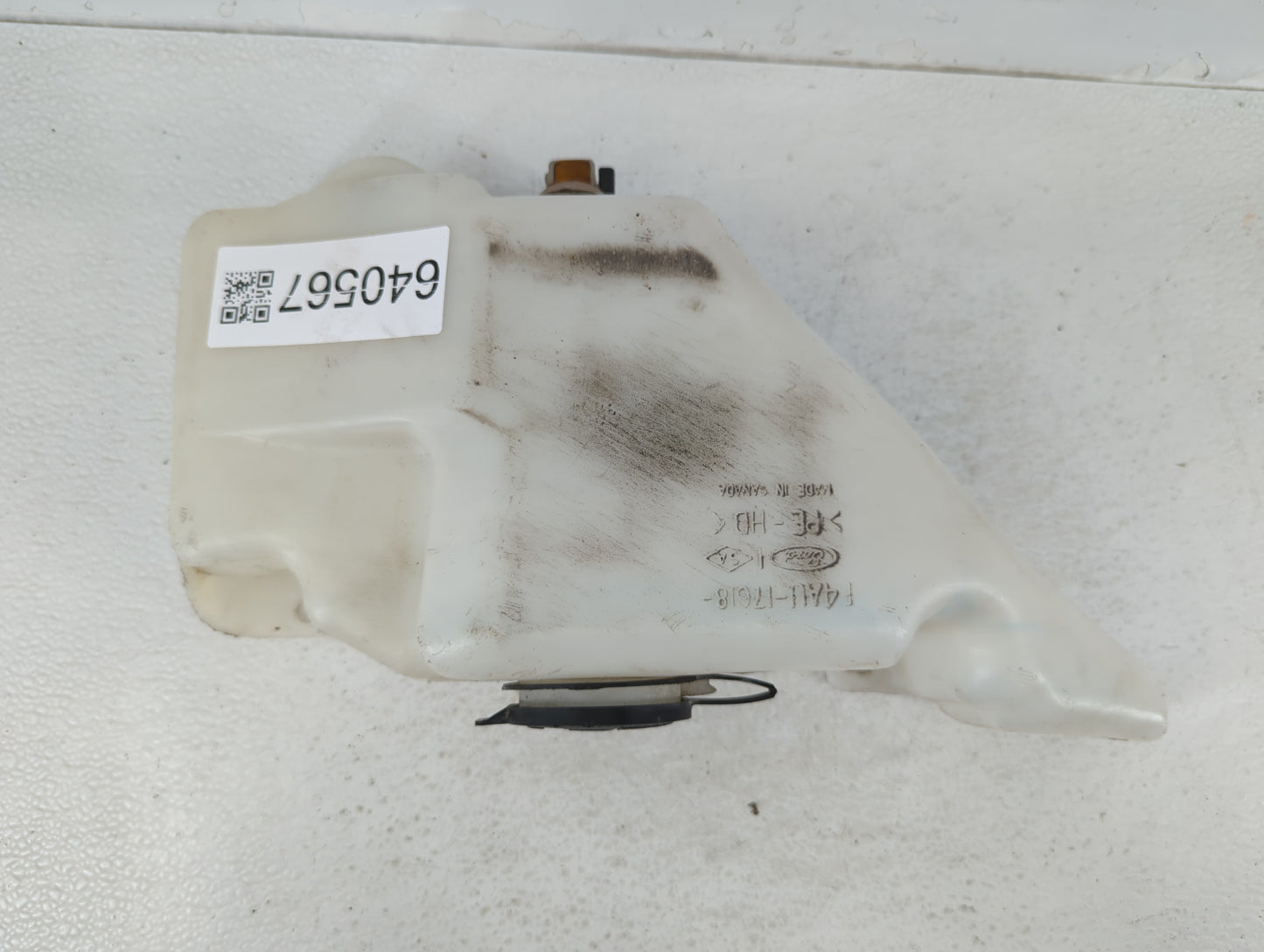 2000 Ford Crown Victoria Windshield Washer Fluid Reservoir Bottle Oem - Oemusedautoparts1.com