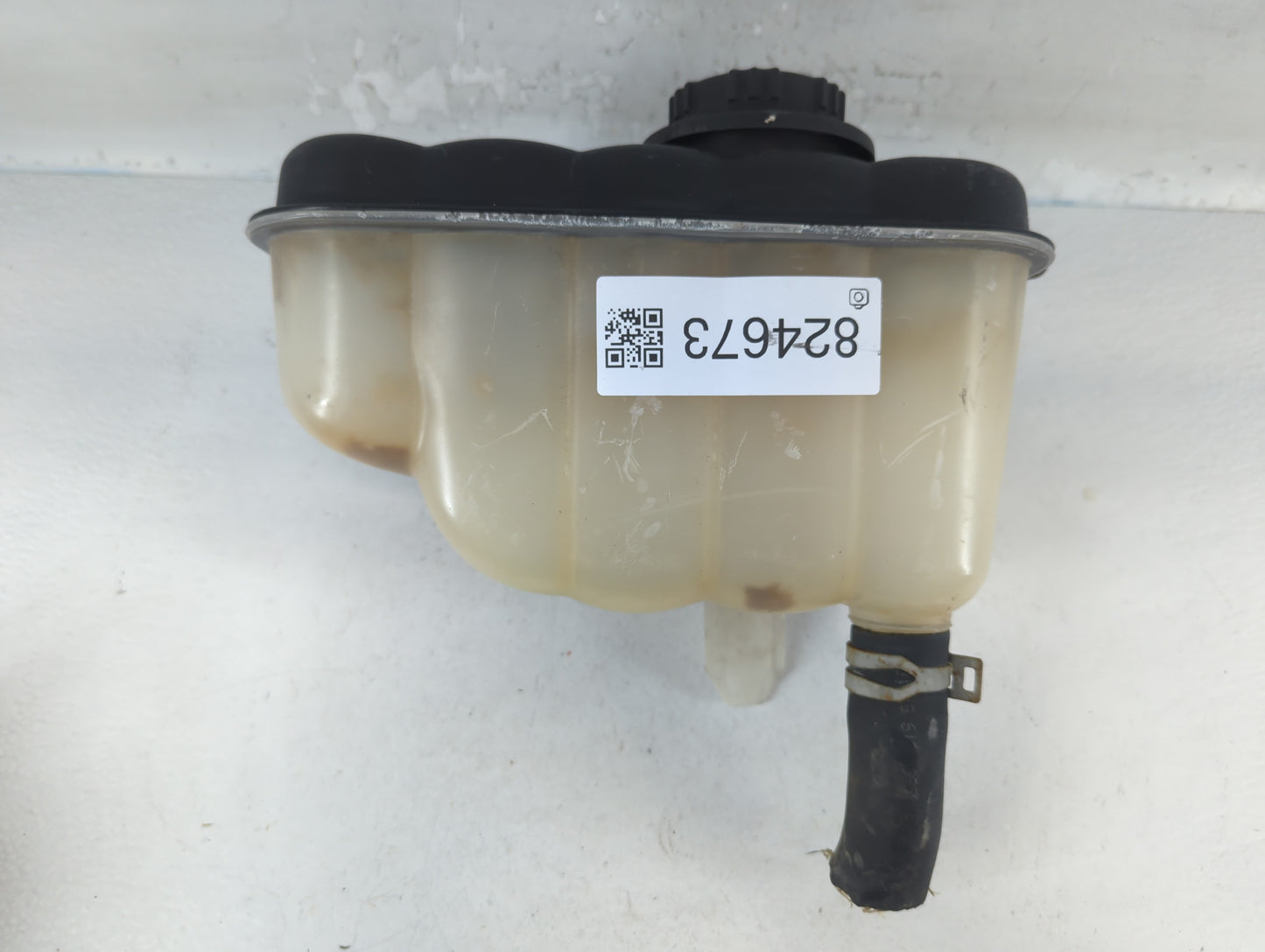 2003 Ford Crown Victoria Radiator Coolant Overflow Expansion Tank Bottle 824673 - Oemusedautoparts1.com