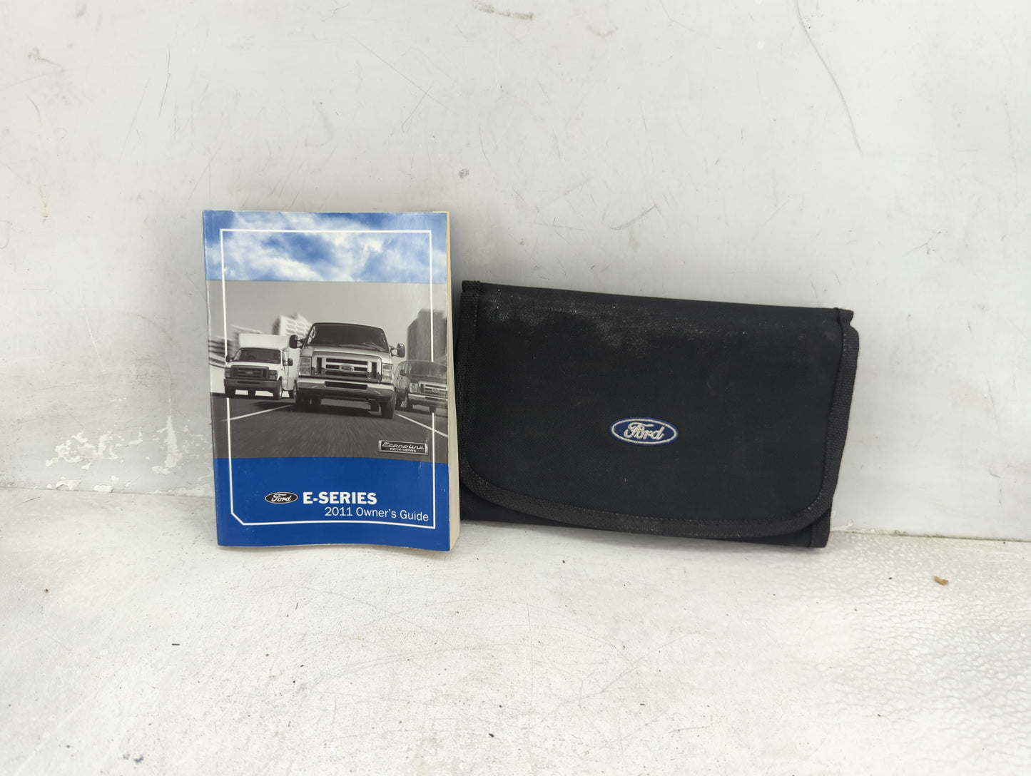 2011 Ford E-350 Super Duty Owners Manual Book Guide OEM Used Auto Parts - Oemusedautoparts1.com