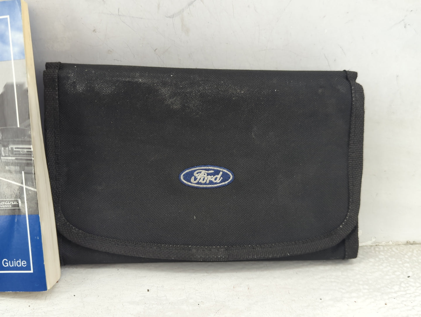 2011 Ford E-350 Super Duty Owners Manual Book Guide OEM Used Auto Parts - Oemusedautoparts1.com
