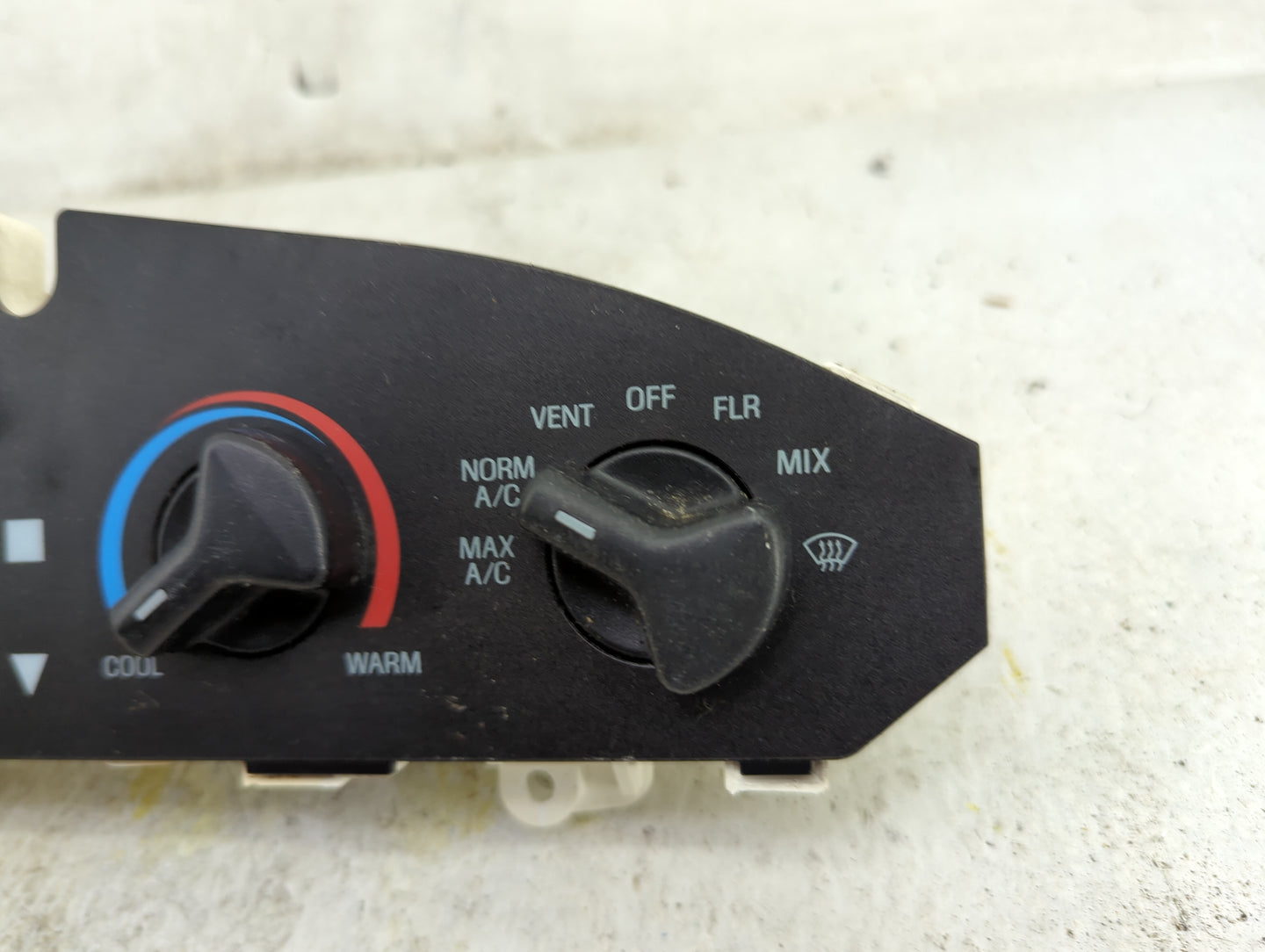 2005-2019 Ford E-350 Super Duty Climate Control Module Temperature AC/Heater Replacement Fits OEM Used Auto Parts - Oemuseda