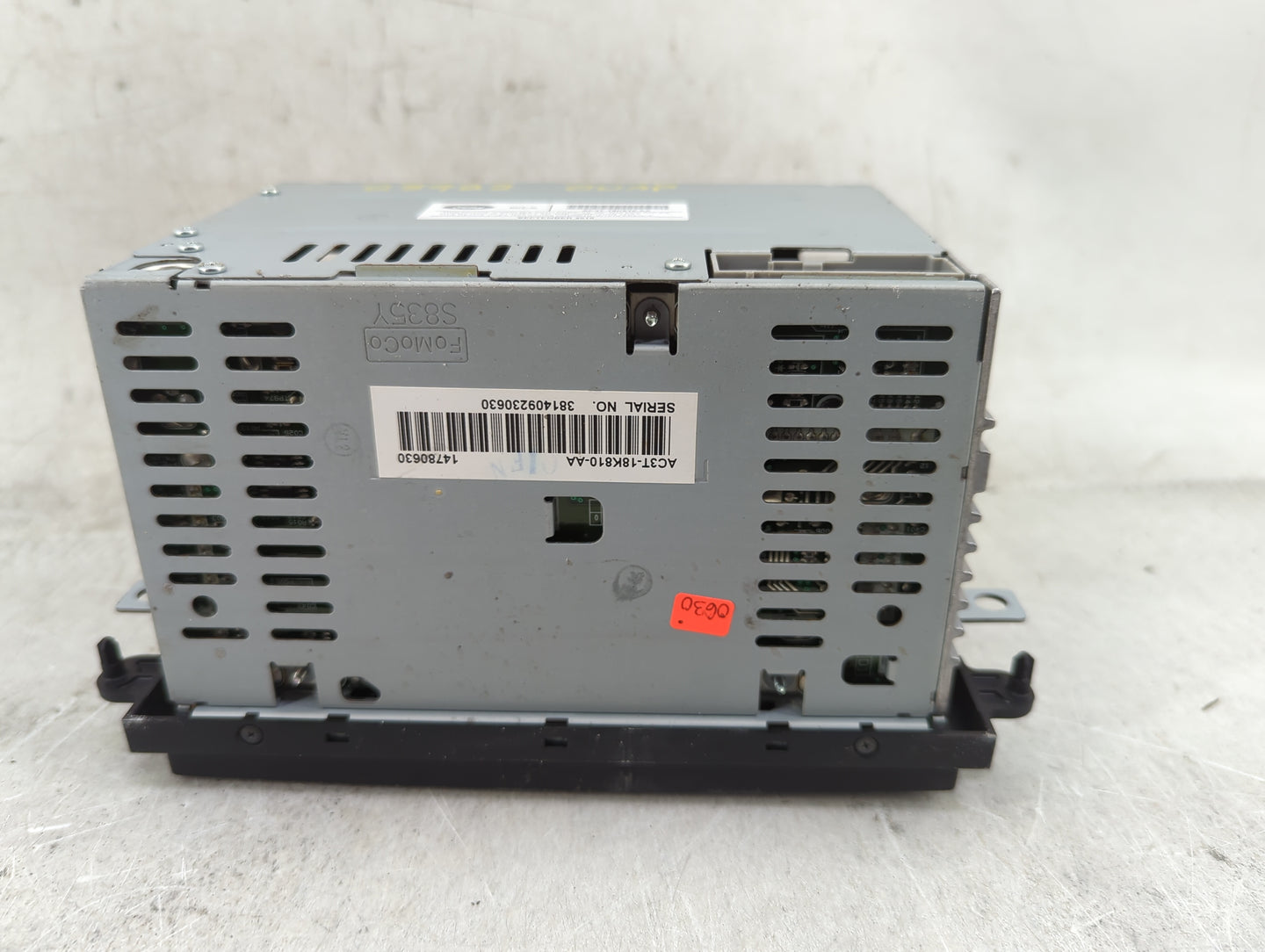 2010-2011 Ford E-350 Super Duty Radio AM FM Cd Player Receiver Replacement Fits Fits 2010 2011 OEM Used Auto Parts - Oemused