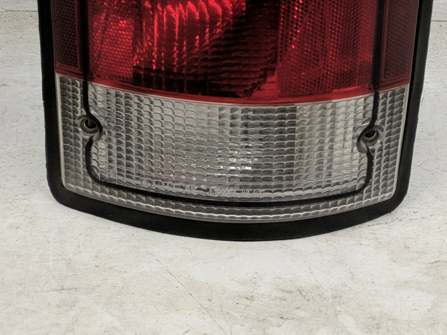 2005-2014 Ford E-350 Super Duty Tail Light Assembly Passenger Right OEM Fits OEM Used Auto Parts - Oemusedautoparts1.com