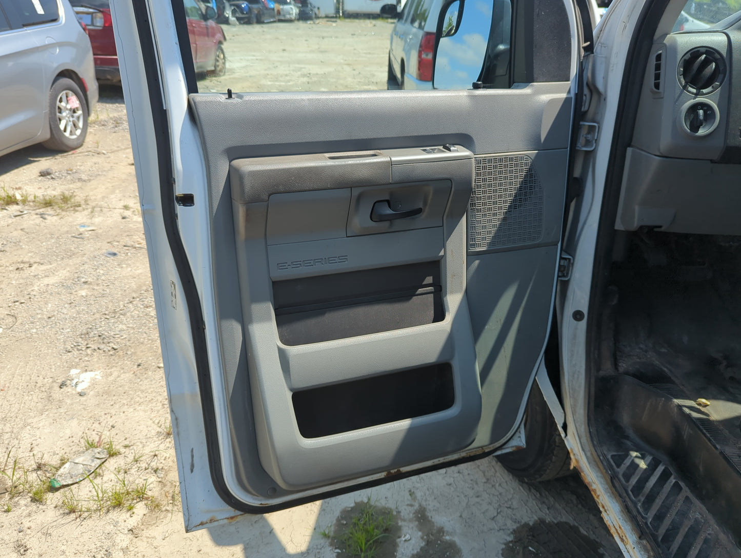 2011 Ford E-350 Super Duty Front Left Driver Interior Door Panel Trim - Oemusedautoparts1.com